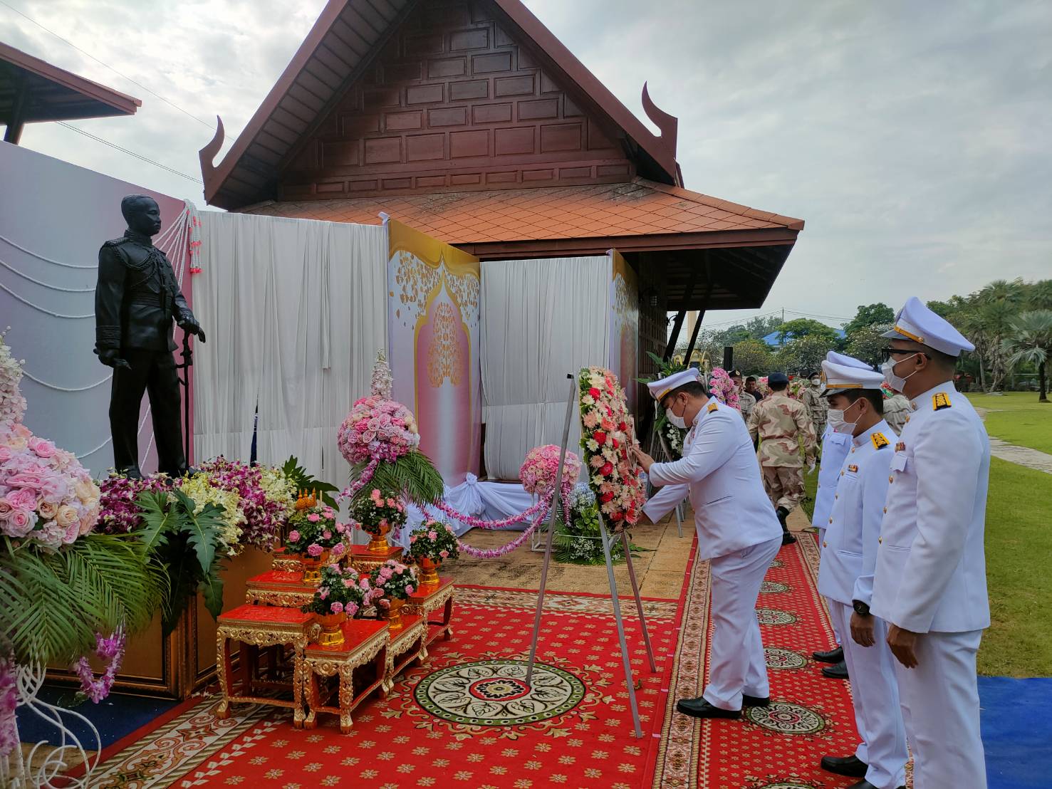 กปภ.สาขาอู่ทอง ร่วมกิจกรรมน้อมรำลึกเนื่องในวันคล้ายวันสวรรคตพระบาทสมเด็จ พระจุลจอมเกล้าเจ้าอยู่หัว 23 ตุลาคม 2565