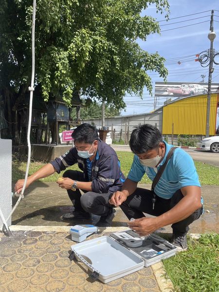 การประปาส่วนภูมิภาคสาขาชุมพร ลงพื้นที่สุ่มตรวจน้ำประปา เพื่อตรวจสอบคุณภาพน้ำในระบบจ่ายน้ำ ณ บริเวณการไฟฟ้าส่วนภูมิภาคจังหวัดชุมพร ต.บ้านนา อ.เมือง จ.ชุมพร