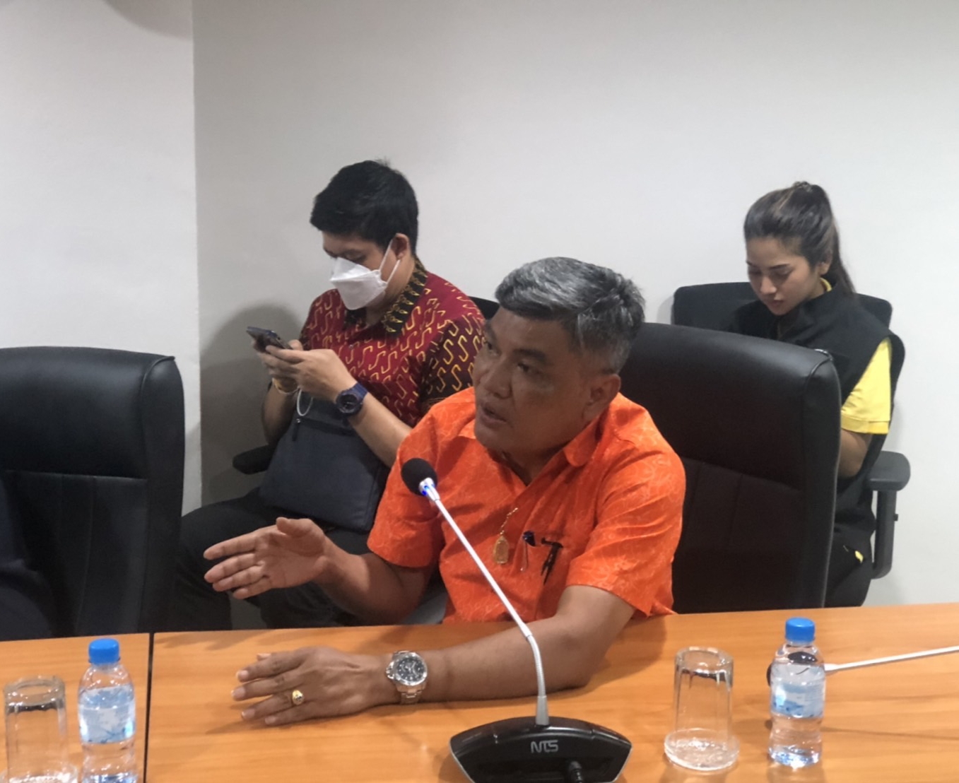 กปภ.สาขาภูเก็ต เข้าร่วมประชุมหารือร่วมกับหน่วยงานเกี่ยวข้องเกี่ยวกับการซ่อมแซมถนนสายกะทู้ - ป่าตอง
