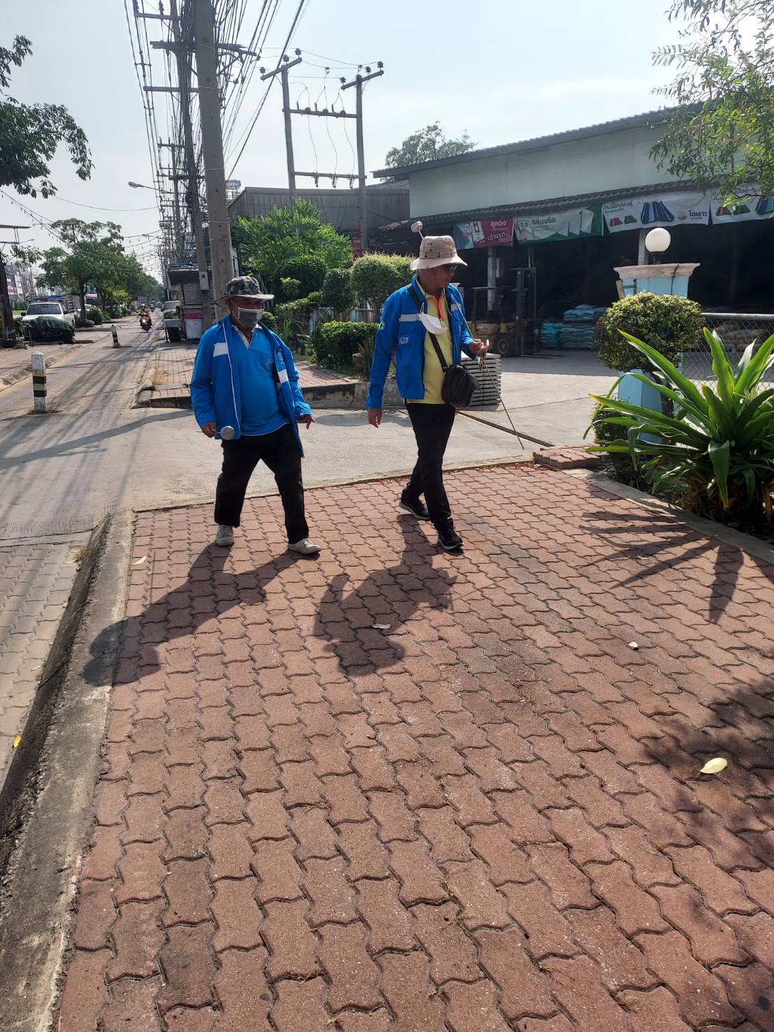 กปภ.สาขาสามพราน ลงพื้นที่สำรวจหาท่อแตก/รั่ว(ช่วงเวลากลางวัน) เพื่อลดน้ำสูญเสียและเพิ่มปริมาณน้ำจำหน่าย