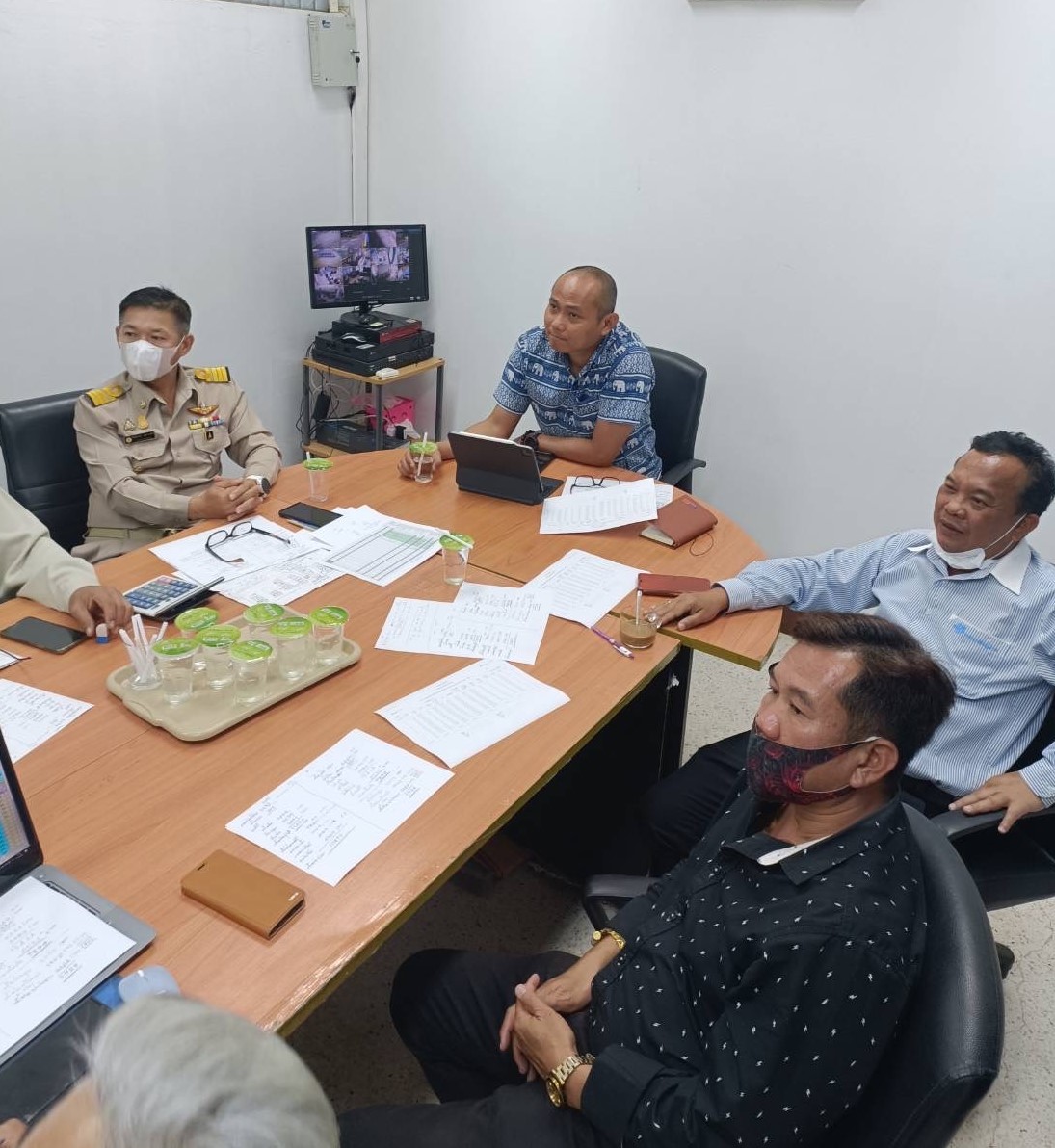 กปภ.สาขาขลุง ร่วมกับกปภ.ข.1 ประชุมติดตามผลการจ่ายน้ำในพื้นที่เกาะเปริด หนองชิ่ม และบางชัน
