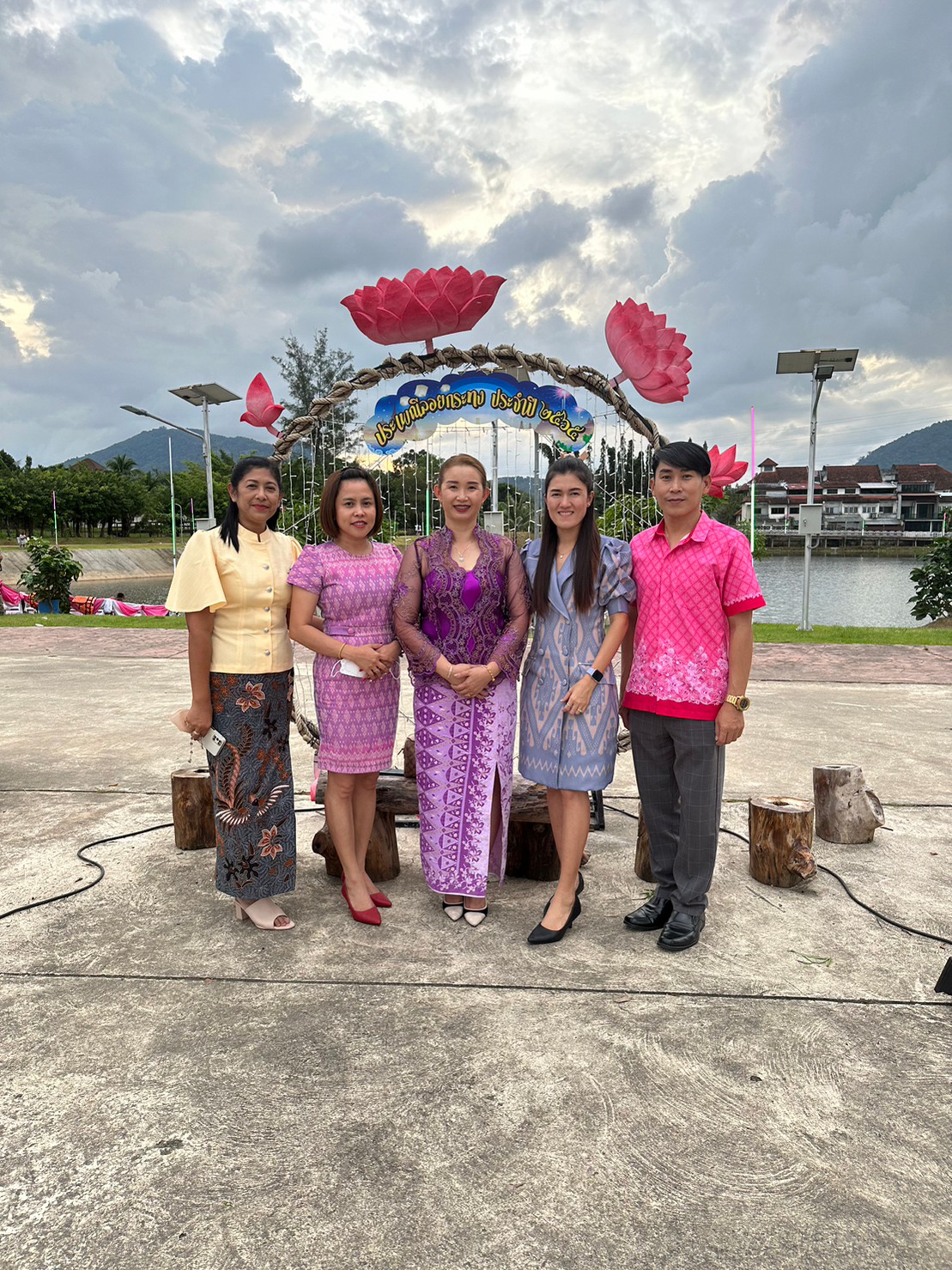 กปภ.สาขาภูเก็ต เข้าร่วมเป็นเกียรติพิธีเปิดงานประเพณีลอยกระทง