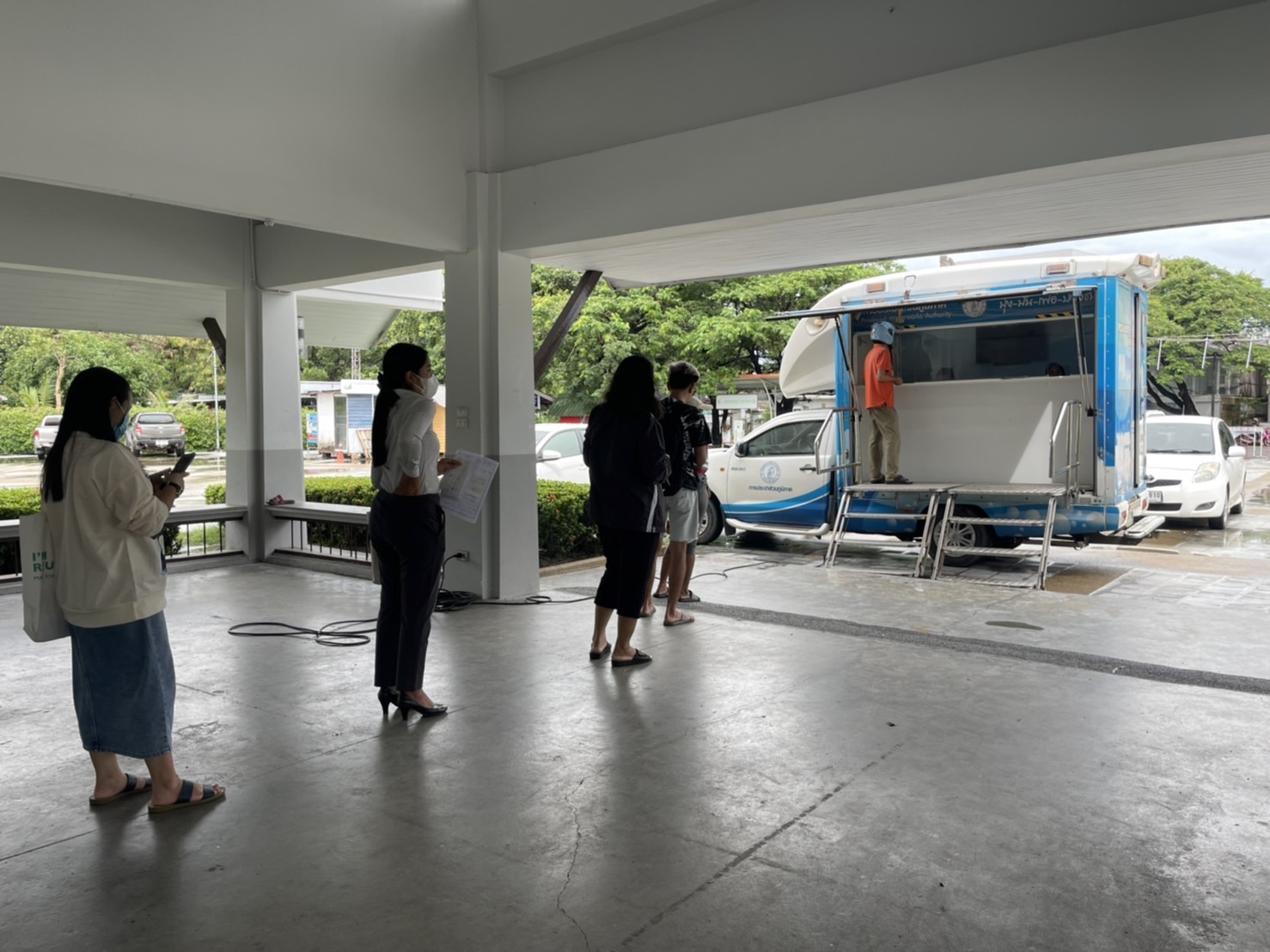 กปภ.สาขาเกาะสมุย ออกรับชำระค่าน้ำประปานอกสถานที่ ด้วยรถ PWA MOBILE SERVICES