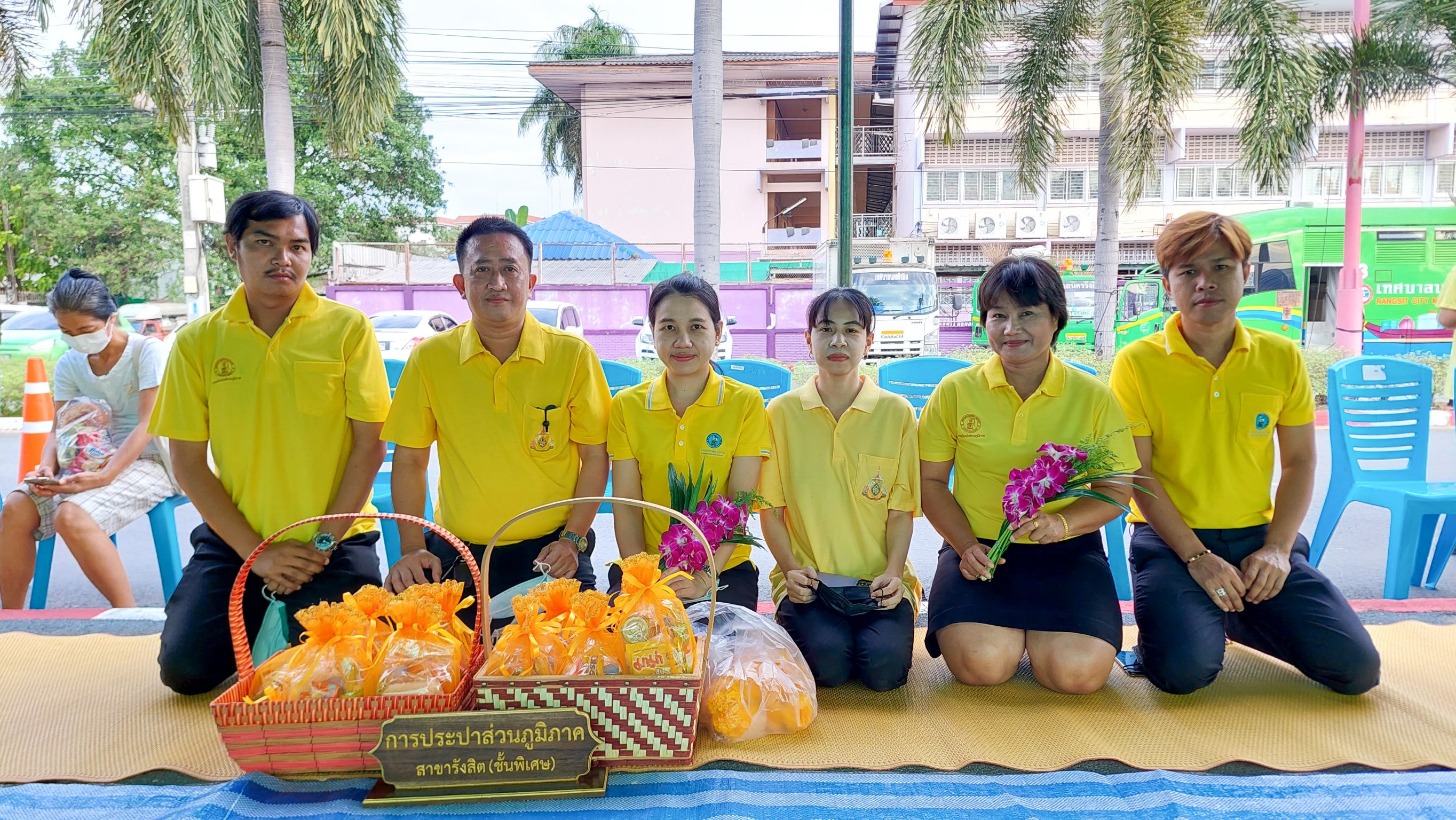 กปภ.สาขารังสิต(พ) ร่วมทำบุญตักบาตรถวายพระราชกุศล 5 ธันวาคม 2565