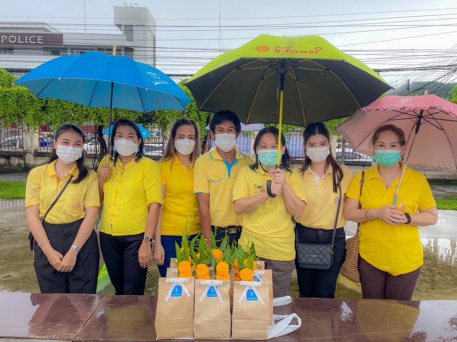 การประปาส่วนภูมิภาคสาขาทุ่งสง เข้าร่วมกิจกรรมตักบาตร เนื่องในวันคล้ายวันพระบรมราชสมภพ พระบาทสมเด็จพระบรมชนกาธิเบศร วันชาติ และวันพ่อแห่งชาติ