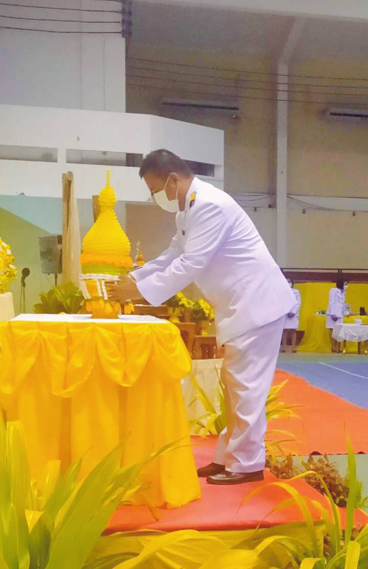 การประปาส่วนภูมิภาคสาขาทุ่งสง เข้าร่วมกิจกรรม วางพานพุ่มดอกไม้ และพิธีถวายบังคม เนื่องในวันคล้ายวันพระบรมราชสมภพ พระบาทสมเด็จพระบรมชนกาธิเบศร วันชาติ และวันพ่อแห่งชาติ