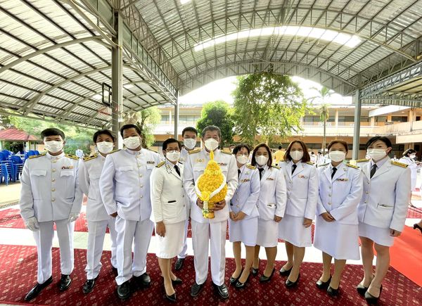 การประปาส่วนภูมิภาคสาขาขลุง เข้าร่วมพิธีเนื่องในวันคล้ายวันพระบรมราชสมภพ พระบาทสมเด็จพระบรมชนกาธิเบศร มหาภูมิพลอดุลยเดชมหาราช บรมนาถบพิตร วันชาติ และวันพ่อแห่งชาติ ประจำปี 2565