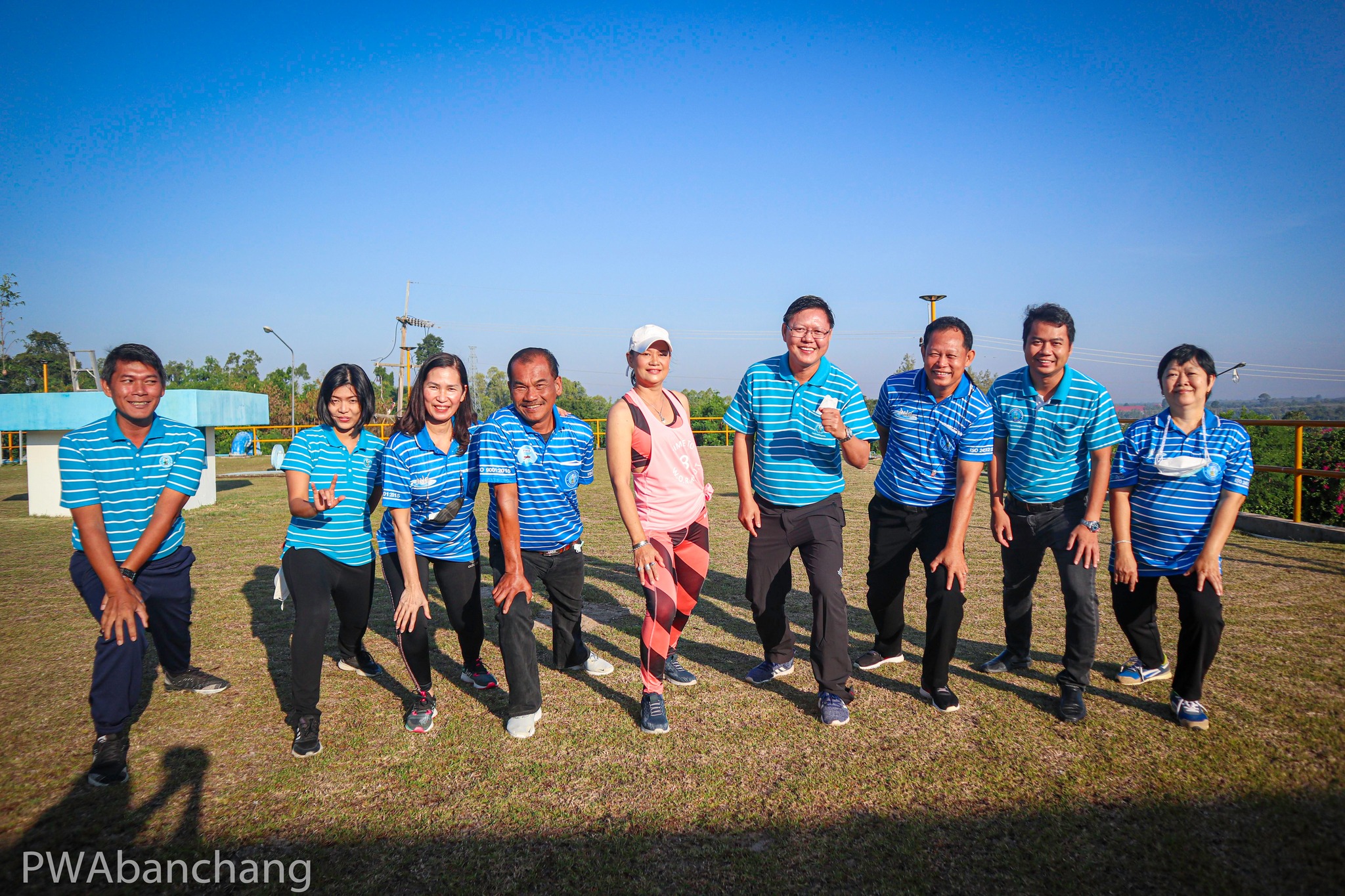 สาขาบ้านฉาง จัดกิจกรรม exercise กายบริหาร แก้ปัญหา "พนักงานตัวตึง"
