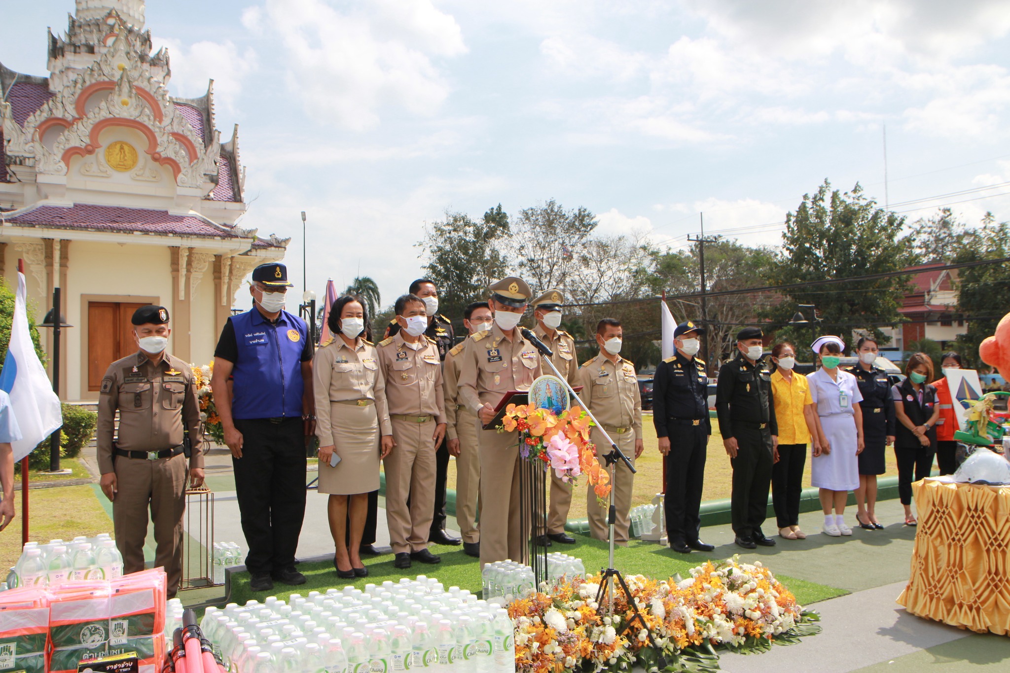 การประปาส่วนภูมิภาคสาขาชุมพร ร่วมสนับสนุนน้ำดื่มบรรจุขวดตราสัญลักษณ์ กปภ. ในกิจกรรม รณรงค์การป้องกันและลดอุบัติเหตุทางถนนช่วงเทศกาลปีใหม่ พ.ศ. 2566 จังหวัดชุมพร