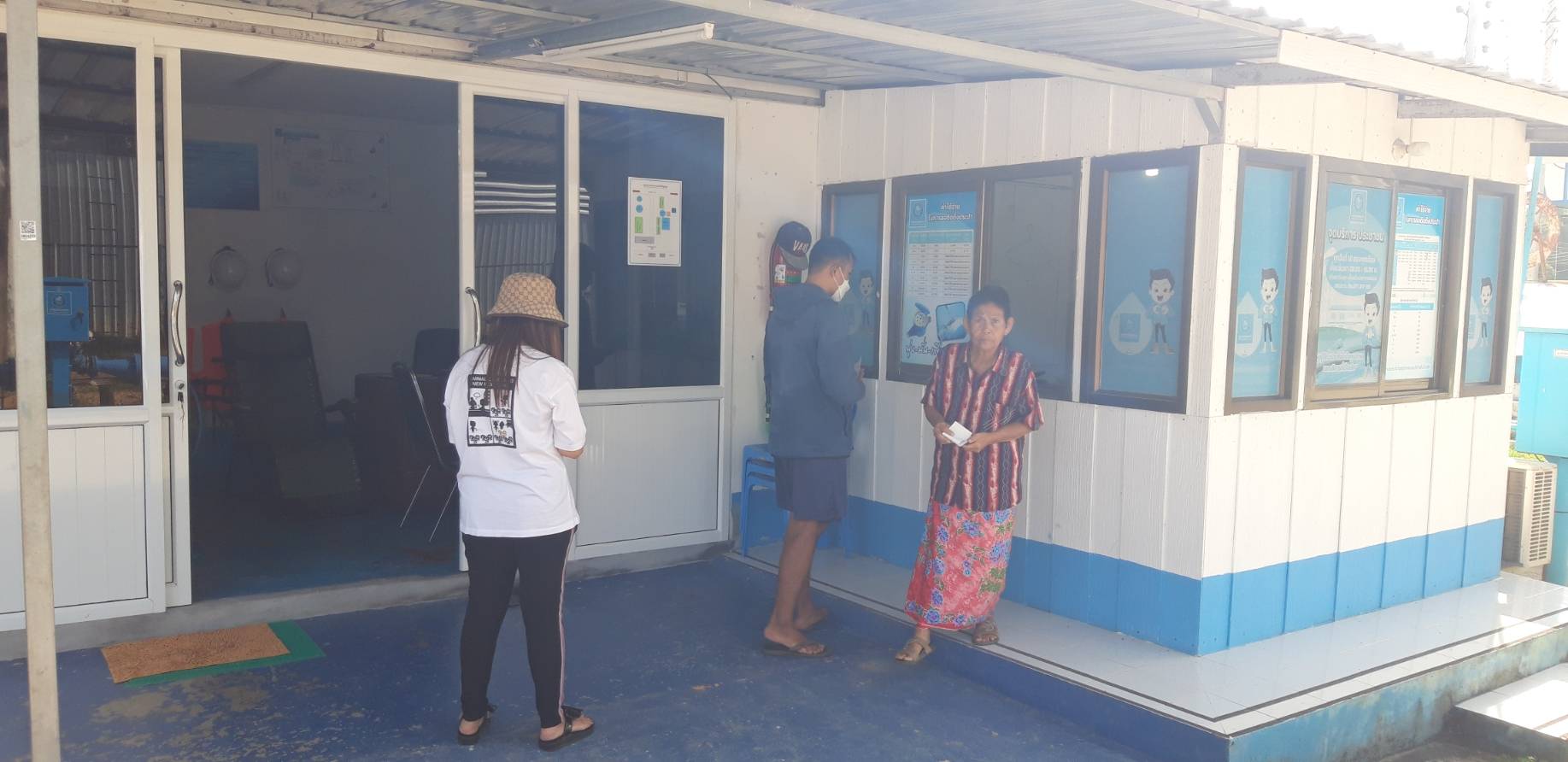 กปภ.สาขาบ้านตาขุน บริการรับชำระค่าน้ำประปานอกสถานที่ ณ สถานีผลิตน้ำคีรีรัฐนิคม