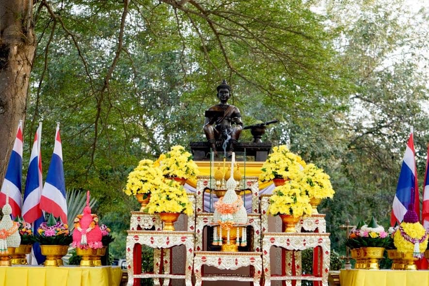 กปภ.สาขาปราจีนบุรี เข้าร่วมพีธีวางพานพุ่ถวายเครื่องราชสักการะหน้าพระบรมราชาอนุเสาวรีย์พ่อขุนรามคำแหงมหาราช