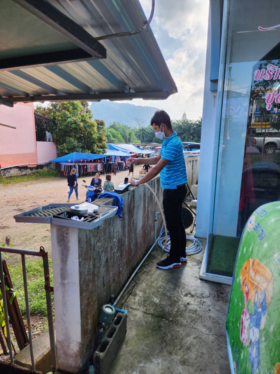 กปภ.สาขาบ้านตาขุน ตรวจสอบคุณภาพน้ำในระบบจ่าย ณ แม่ข่ายบ้านตาขุน ตำบลเขาวง อำเภอบ้านตาขุน จังหวัดสุราษฎร์ธานี