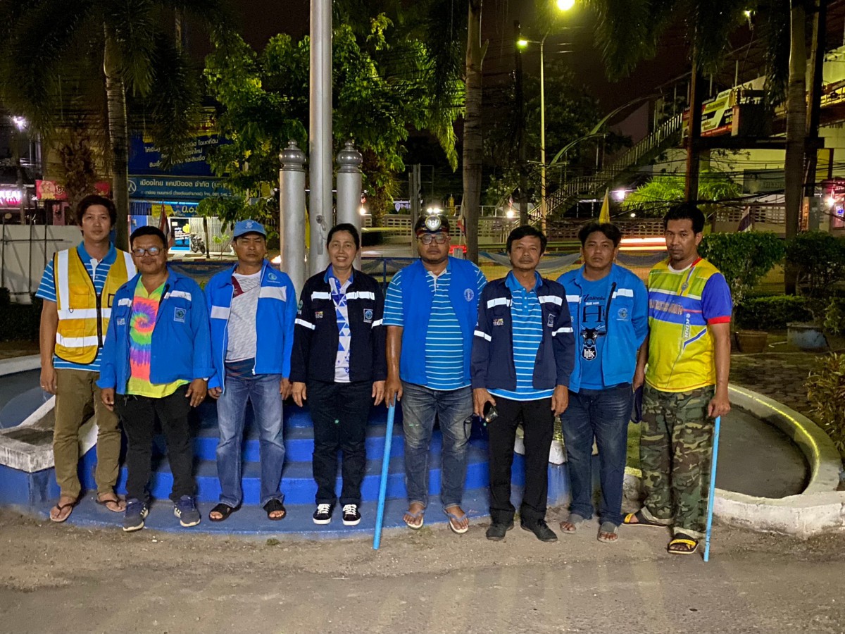 กปภ.สาขากระบี่ ดำเนินงานตามแผนบริหารจัดการน้ำสูญเสียเชิงรุก เดินหน้าลงพื้นที่ บริเวณถนนคงคง ถนนอุตรกิจ ถนนมหาราช ตำบลปากน้ำ อำเภอเมืองกระบี่ จังหวัดกระบี่ เดินเท้าหาท่อแตกรั่ว พร้อมซ่อมปิดจุด เพื่อลดการเกิดน้ำสูญเสีย