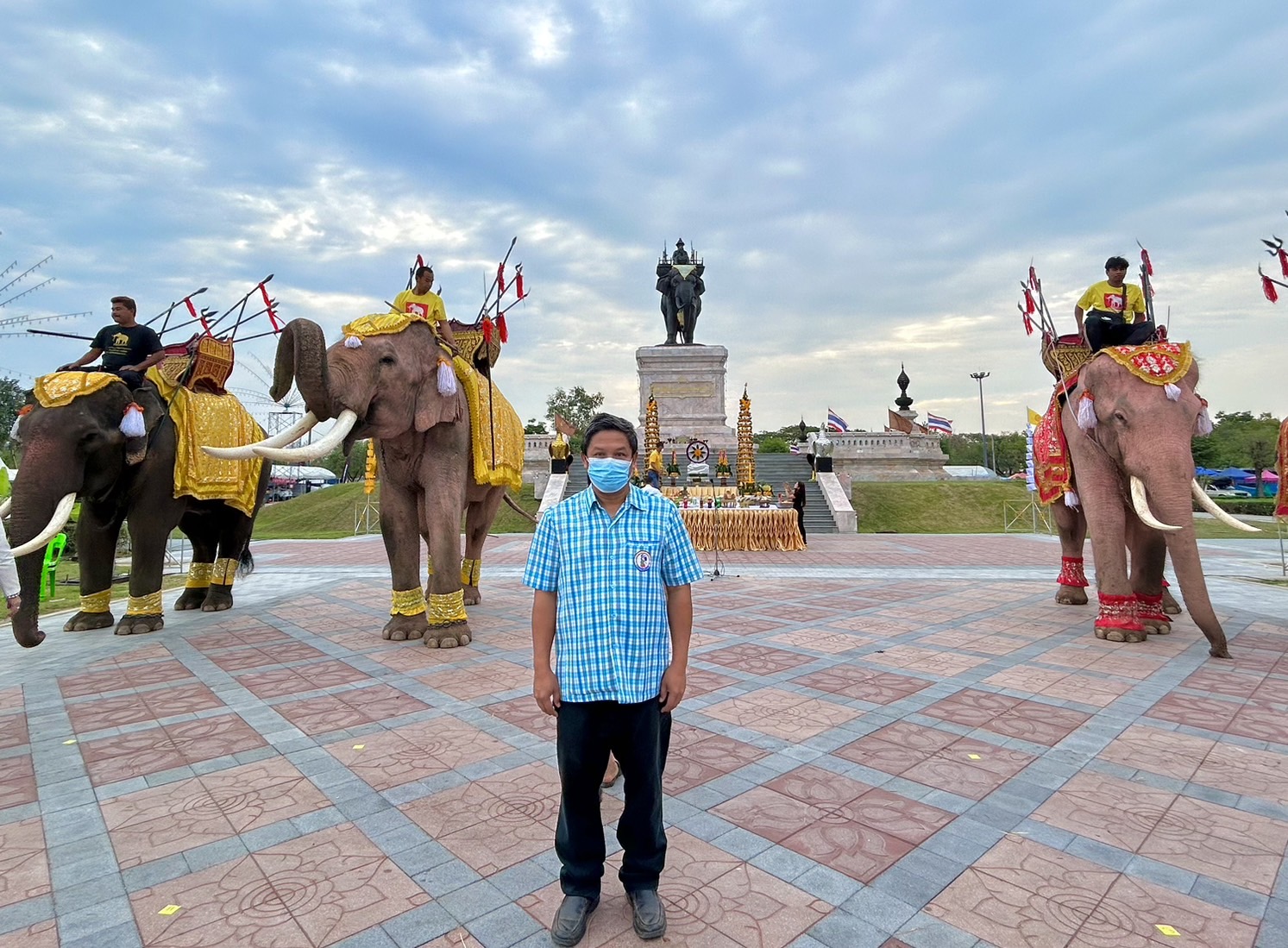 กปภ.สาขาพนมทวน ร่วมพิธีบวงสรวงและพิธีสักการะสิ่งศักดิ์สิทธิ์ งานเทิดพระเกียรติสมเด็จพระนเรศวรมหาราช ประจำปี 2566