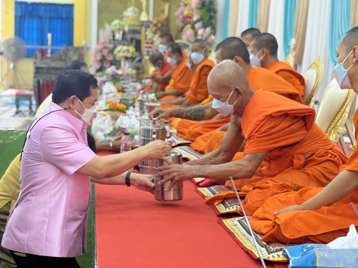 กปภ.สาขาสมุทรสงคราม ร่วมทำบุญตักบาตรในโครงการชูธรรมนำชีวิต ณ วัดศรีศรัทธาธรรม ต.คลองเขิน อ.เมืองฯ จ.สมุทรสงคราม