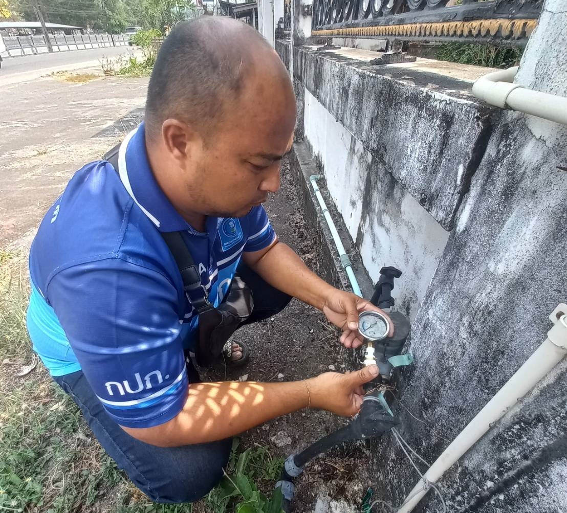 กปภ.สาขาระนอง ลงพื้นที่ตรวจวัดแรงดันน้ำ ตามโครงการ ผู้ใช้น้ำมั่นใจ กปภ.เช็คชัวร์