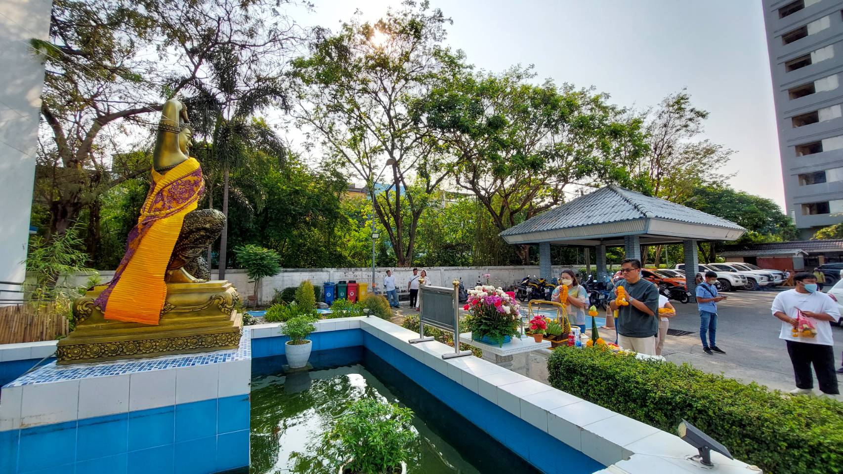 กปภ.สาขารังสิต(ชั้นพิเศษ) จัดพิธีทำบุญตักบาตร เนื่องในวันคล้ายวันสถาปนา กปภ. ครบรอบ 44 ปี