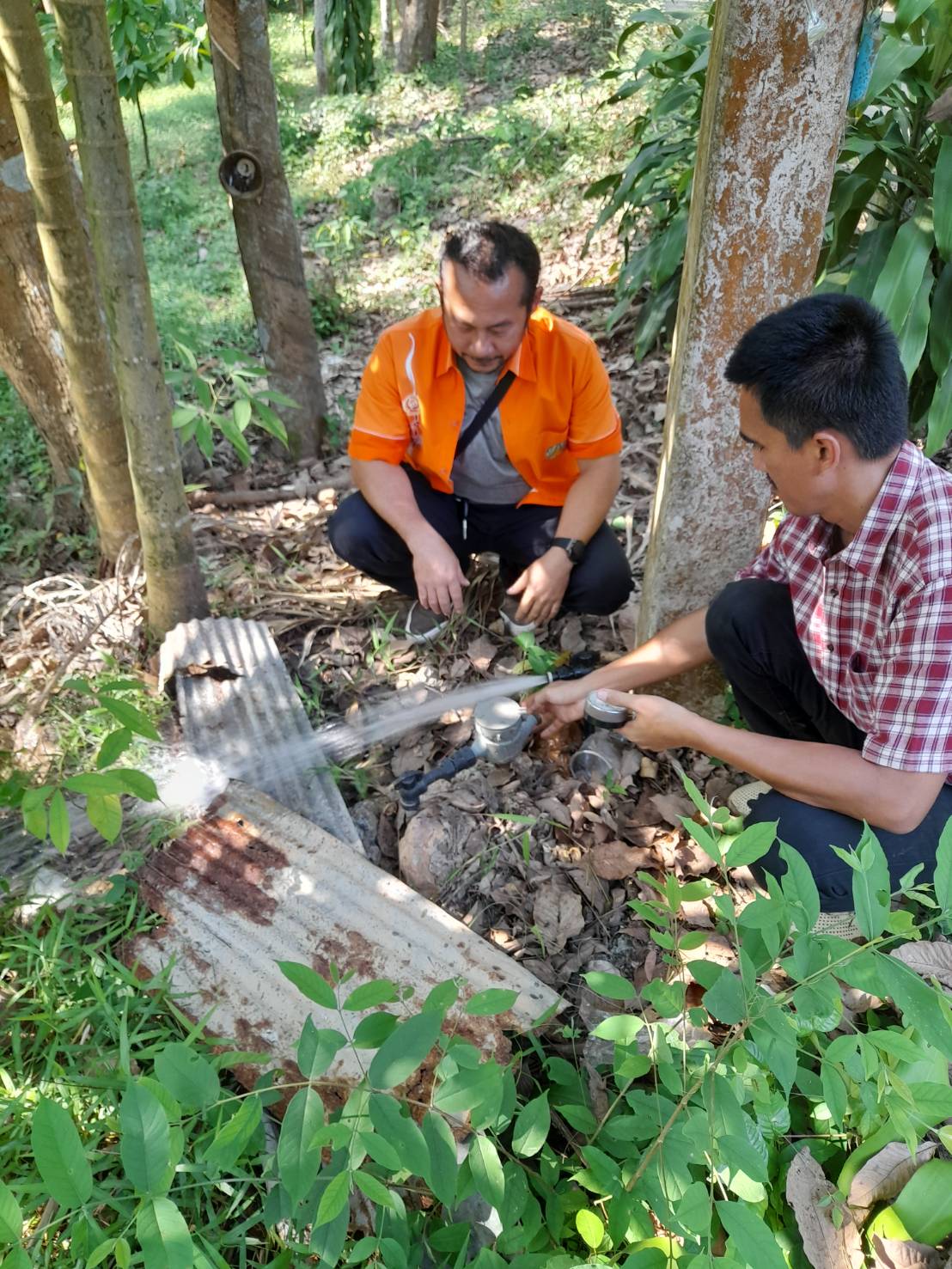 การประปาส่วนภูมิภาคสาขากาญจนดิษฐ์ ตรวจวัดแรงดันน้ำที่เหมาะสมตามมาตรฐานการให้บริการของ กปภ. ประจำเดือน มีนาคม 2566 ในเขตพื้นที่บริการของ กปภ.สาขากาญจนดิษฐ์