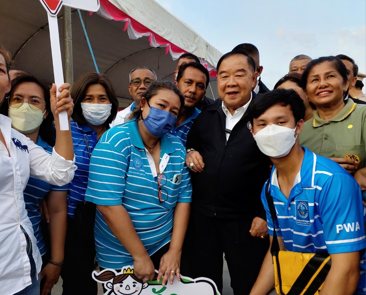 กปภ.เขต 4 มอบหมาย กปภ.สาขาระนอง ร่วมต้อนรับรองนายกรัฐมนตรี ในโอกาสลงพื้นที่จังหวัดระนอง พร้อมสนับสนุนน้ำดื่มตราสัญลักษณ์ กปภ.บริการประชาชน
