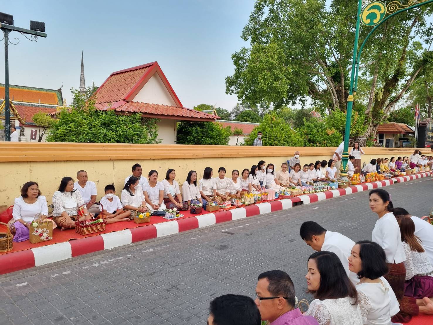 กปภ.สาขานครศรีธรรมราช  ร่วมโครงการตักบาตรวันอาทิตย์