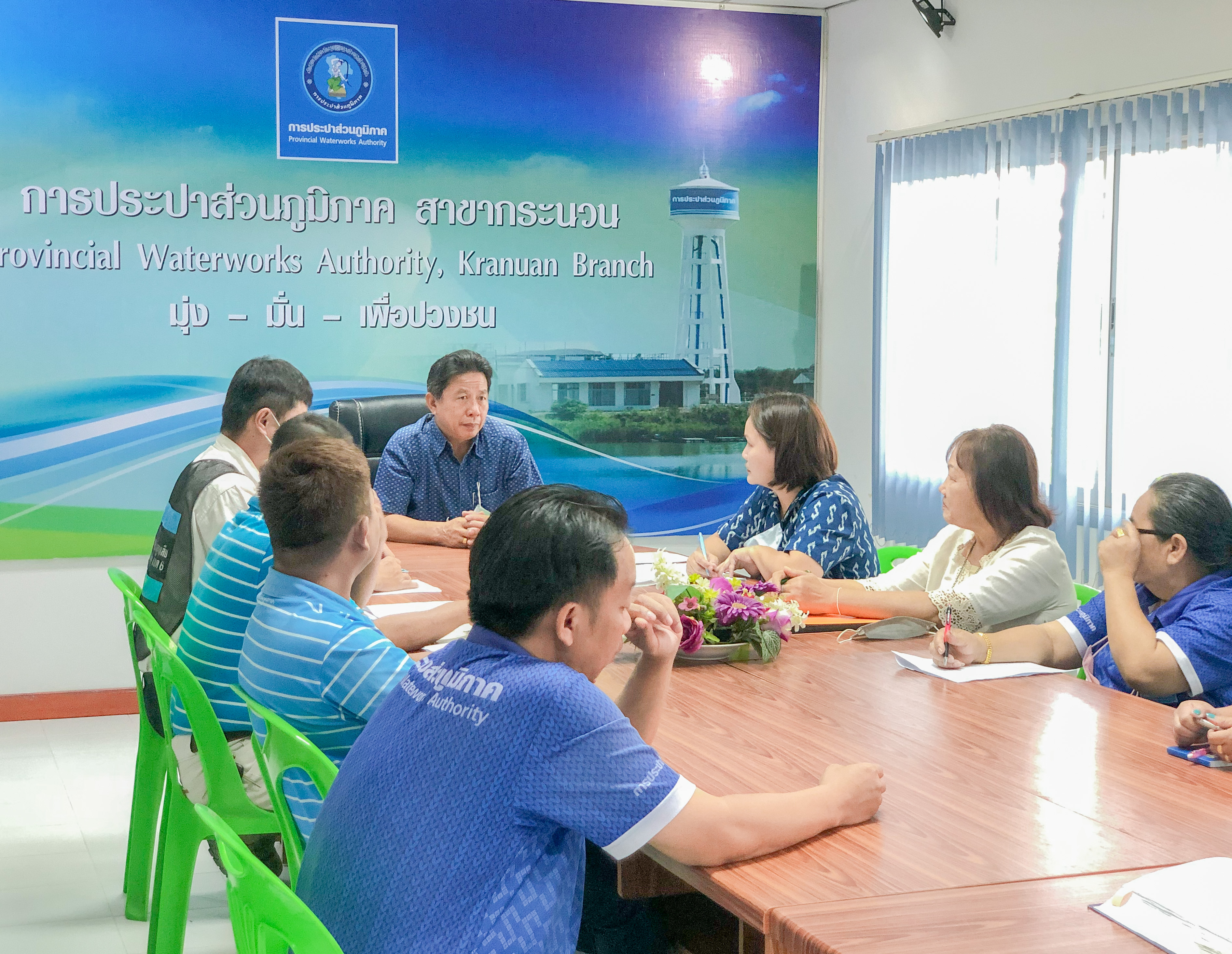 ในวัน อังคาร ที่ 18 เมษายน 2566 นำโดยนายชูชาติ บุญเปียง ผู้จัดการ กปภ.สาขากระนวน พร้อมด้วยห้วหน้างานและพนักงานในสังกัด ร่วมประชุมสนทนายามเช้า Morning Talk ครั้งที่ 7/66 ประจำเดือน เมษายน 2566