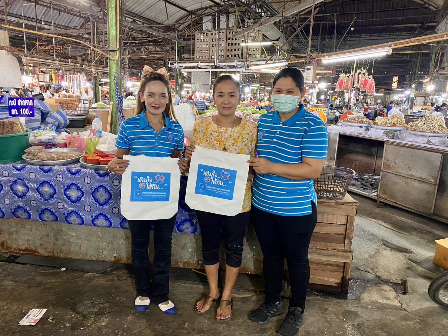 การประปาส่วนภูมิภาคสาขาชุมพร ออกพบลูกค้ารายใหญ่ และเร่งดำเนินการเพิ่มลูกค้ารายใหม่ ณ ตลาดเทศบาลเมือง อำเภอเมือง จังหวัดชุมพร