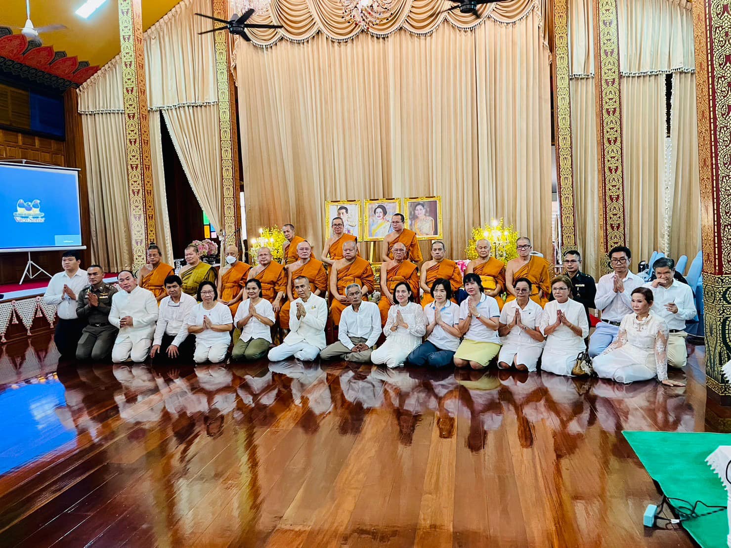 กปภ.สาขาบางปะกง ร่วมพิธีเจริญพระพุทธมนต์ถวายพระพรชัยมงคลแด่พระบาทสมเด็จพระเจ้าอยู่หัว สมเด็จพระนางเจ้าสิริกิติ์พระบรมราชินีนาถ พระบรมราชชนนีพันปีหลวง และสมเด็จพระนางเจ้าฯ พระบรมราชินี