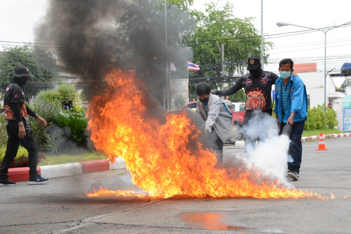 กปภ.สาขารังสิต(พ) พร้อมกปภ.ในจังหวัดปทุมธานี ร่วมฝึกอบรม การดับเพลิงเบื้องต้นและการอพยพหนีไฟ ประจำปี 2566