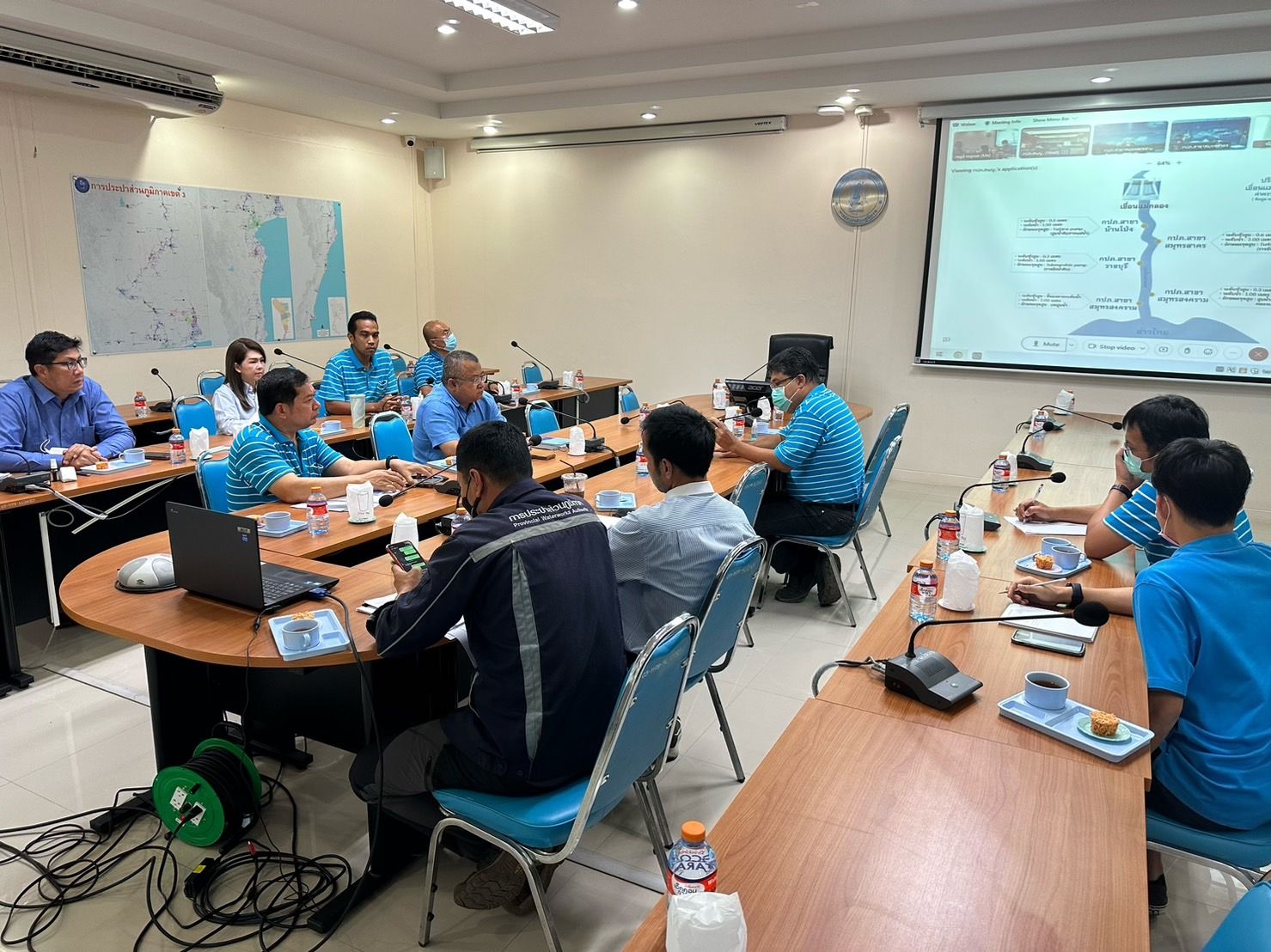 กปภ.สาขาสมุทรสาคร ร่วมประชุมหารือแนวทางการปรับลดระดับจุดสูบน้ำ ผ่านสื่ออิเล็กทรอนิกส์