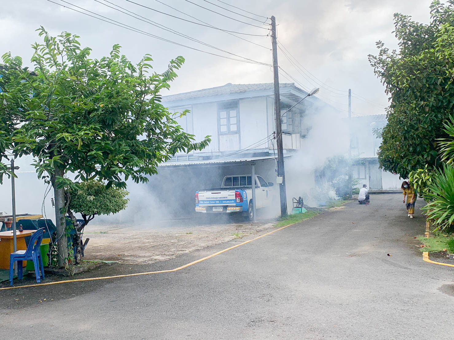 กปภ.สาขาตราด ดำเนินการฉีดพ่นหมอกควันกำจัดยุงลาย เพื่อป้องกันการแพร่กระจายของยุงลาย และป้องกันการระบาดของโรคไข้เลือดออก