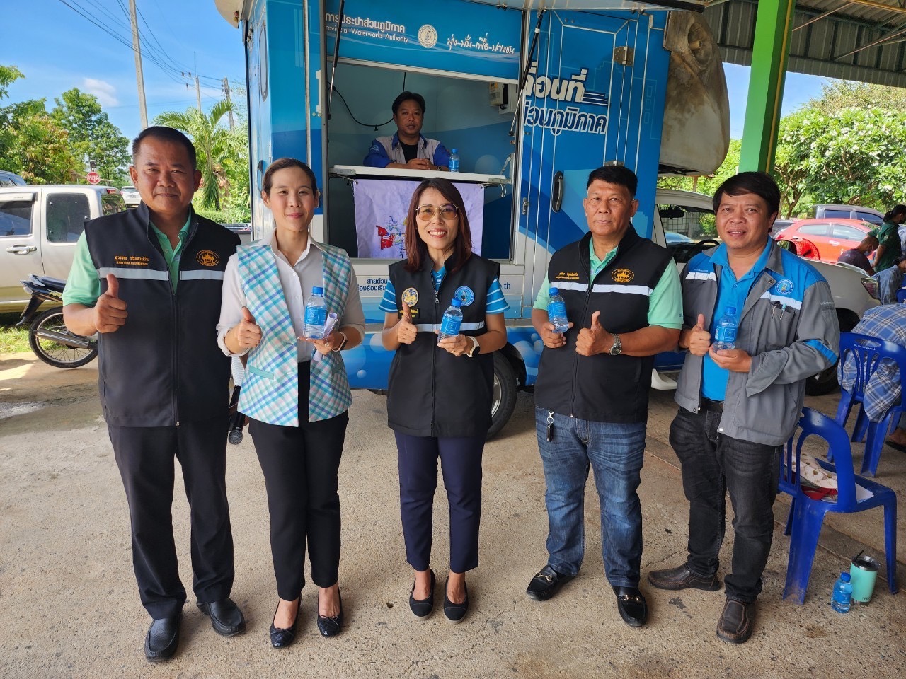 กปภ.สาขาราชบุรี  "ทีมการตลาด..ทำงานเชิงรุกออกหน่วยเคลื่อนที่ให้บริการรับ คำร้องขอใช้น้ำประปาโครงการงานขยายเขตการจ่ายน้ำใหม่    เป้าหมายเพิ่มลูกค้ารายใหม่ 100 ราย บริเวณหมู่ที่ 10 ตำบลเกาะพลับพลา"