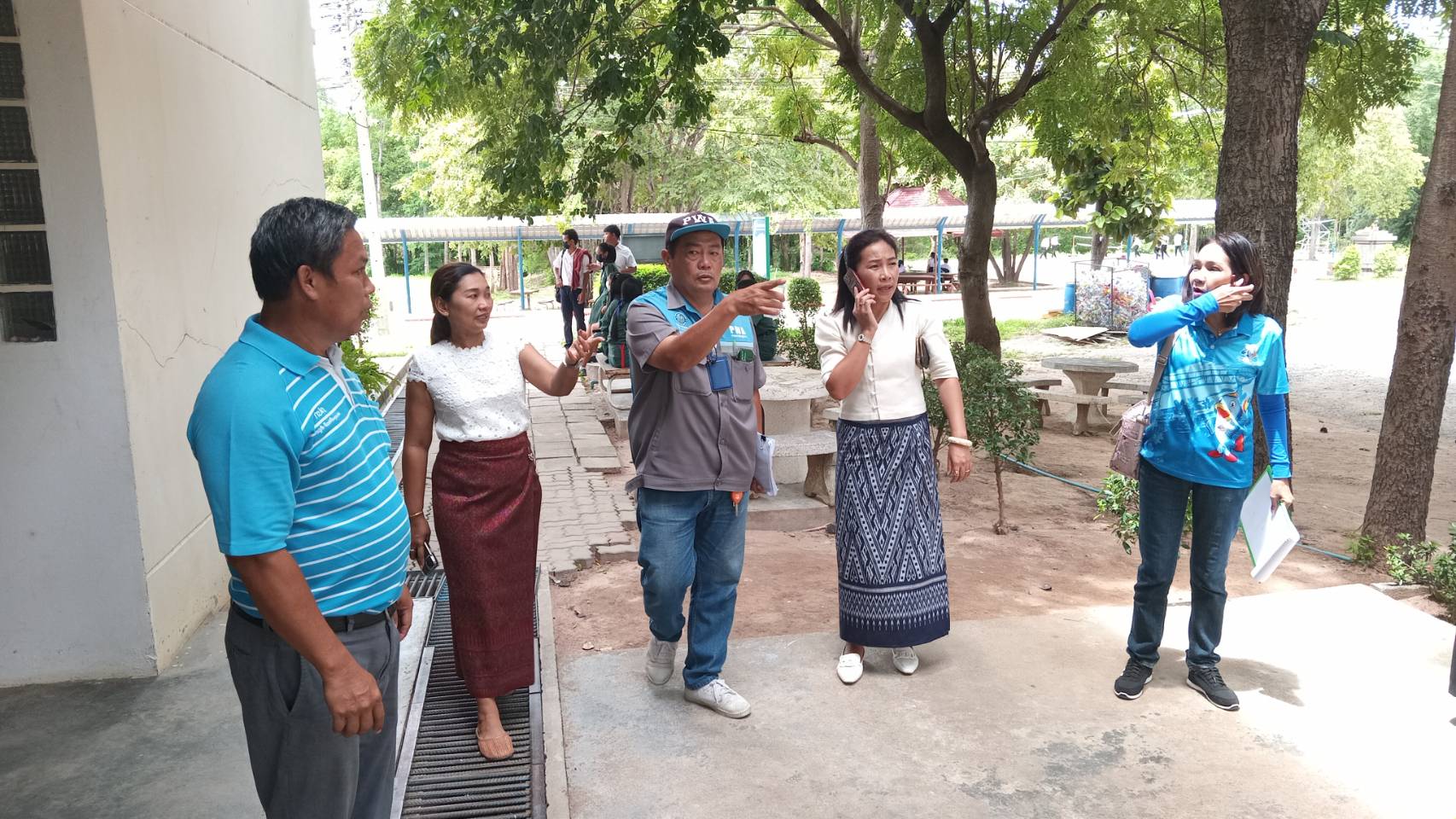 กปภ.สาขาพนมทวน ร่วมตรวจคุณภาพน้ำภายในโรงเรียนที่จะจัดการแข่งขันกีฬา "กาญจนบุรีเกมส์์ และ กาญจนิกาเกมส์"