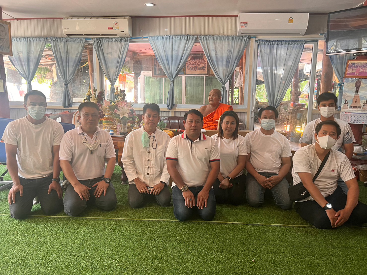 พนักงาน กปภ.สาขากำแพงเพชร ร่วมใจถวายหลอดไฟเข้าพรรษา ถวายตามวัดเนื่องในวันสำคัญทางพระพุทธศาสนา