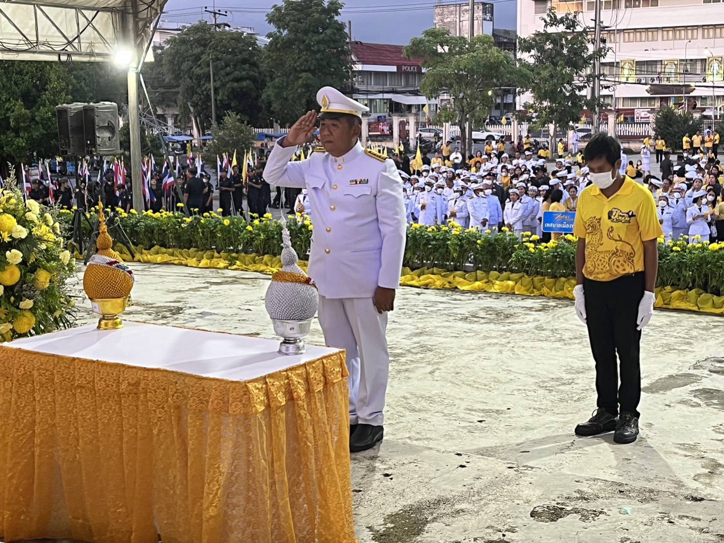 การประปาส่วนภูมิภาคสาขาทุ่งสง ร่วมพิธีถวายเครื่องราชสักการะและวางพานพุ่ม และพิธีจุดเทียนถวายพระพรชัยมงคล เฉลิมพระเกียรติพระบาทสมเด็จพระเจ้าอยู่หัว เนื่องในโอกาสมหามงคลเฉลิมพระชนมพรรษา 28 กรกฎาคม 2566