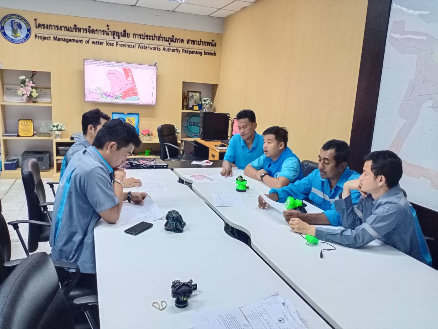 กปภ.สาขาปากพนัง ลงพื้นที่เดินสำรวจหาท่อแตก/ท่อรั่ว จากการทำ step test ในพื้นที่ DM-03-02-01 ตามแผนลดน้ำสูญเสีย บริเวณพื้นที่ด่านภาษี อ.ปากพนัง จ.นครศรีธรรมราช