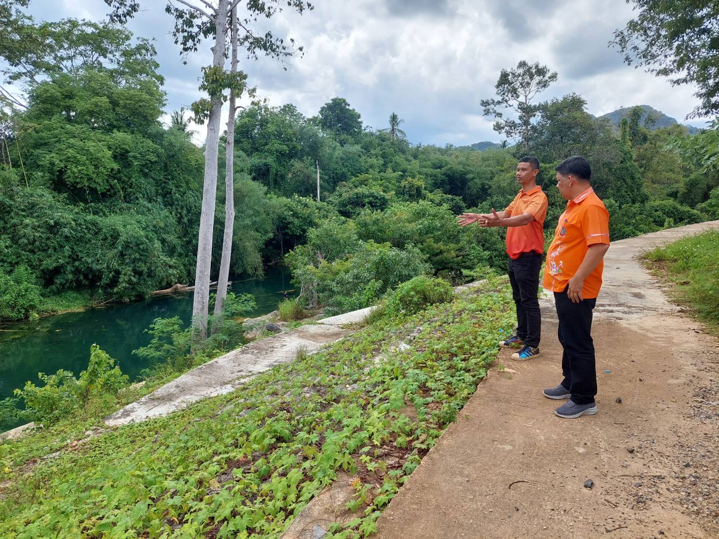 การประปาส่วนภูมิภาคสาขากาญจนดิษฐ์ ดำเนินการสำรวจปริมาณน้ำดิบและตรวจสอบปริมาณน้ำดิบ เฝ้าระวังภัยแล้ง แล้งนี้ต้องผ่านไปได้