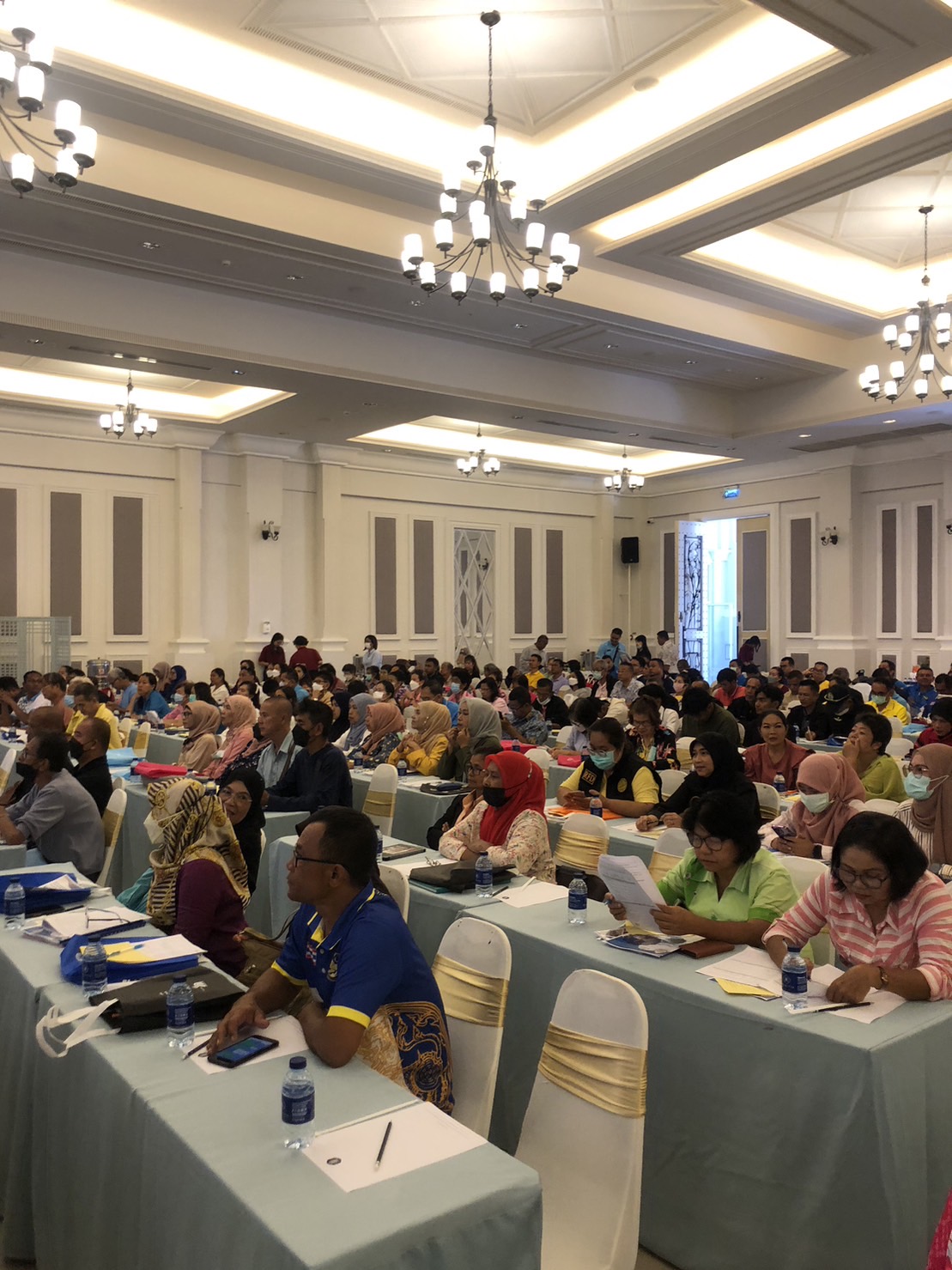 กปภ.สาขาภูเก็ต เข้าร่วมประชุมรับฟังความคิดเห็นของประชาชน (ปัจฉิมนิเทศ) โครงการศึกษาแผนหลักแบบบูรณาการเพื่อการบรรเทาอุทกภัยและภัยแล้งพื้นที่เฉพาะ (Area Based) เกาะภูเก็ต