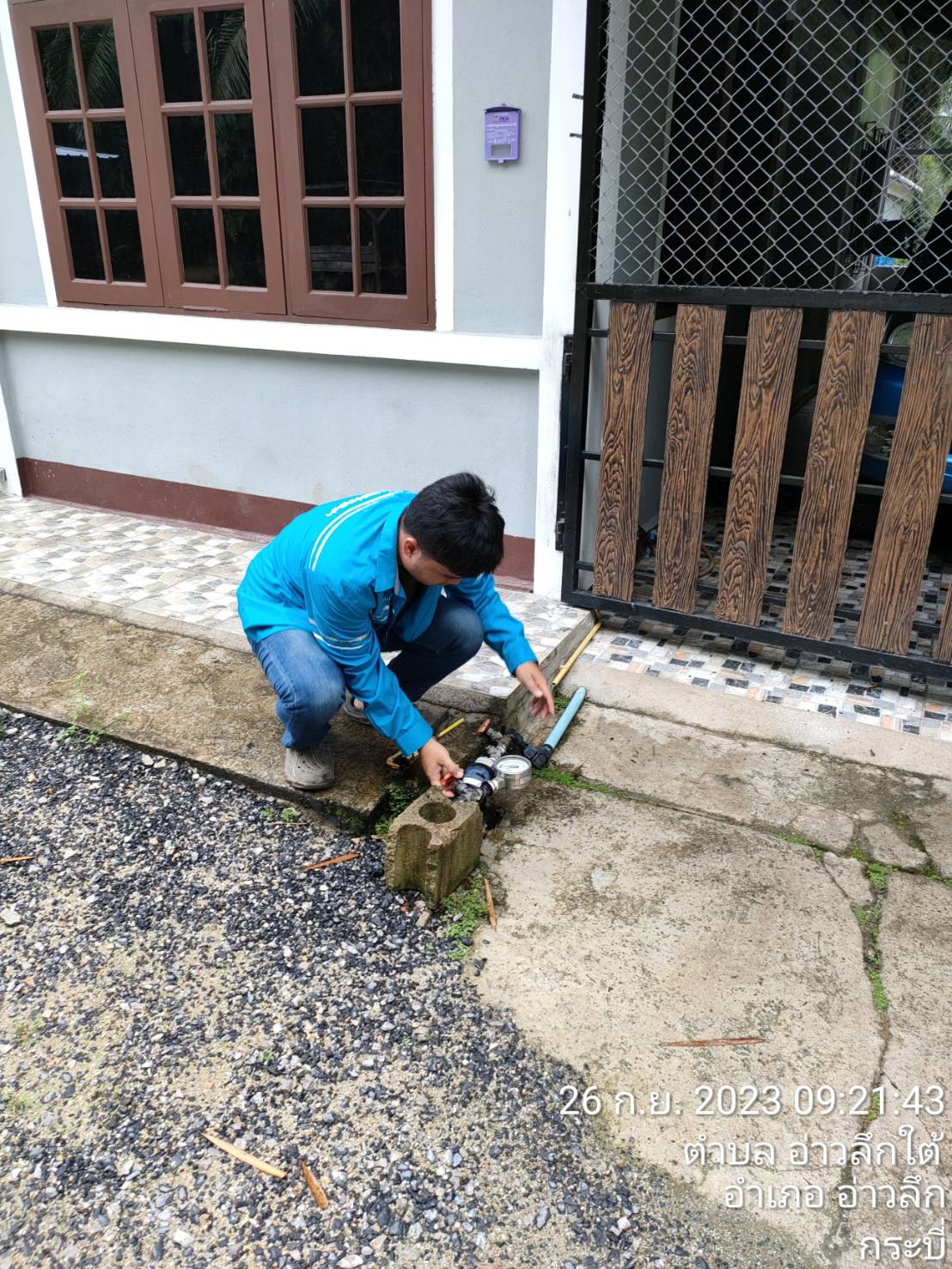 การประปาส่วนภูมิภาคสาขาอ่าวลึก ลงพื้นที่ตามโครงการ "ผู้ใช้น้ำมั่นใจ กปภ.เช็คชัวร์" โดยทำการตรวจสอบแรงดันน้ำ