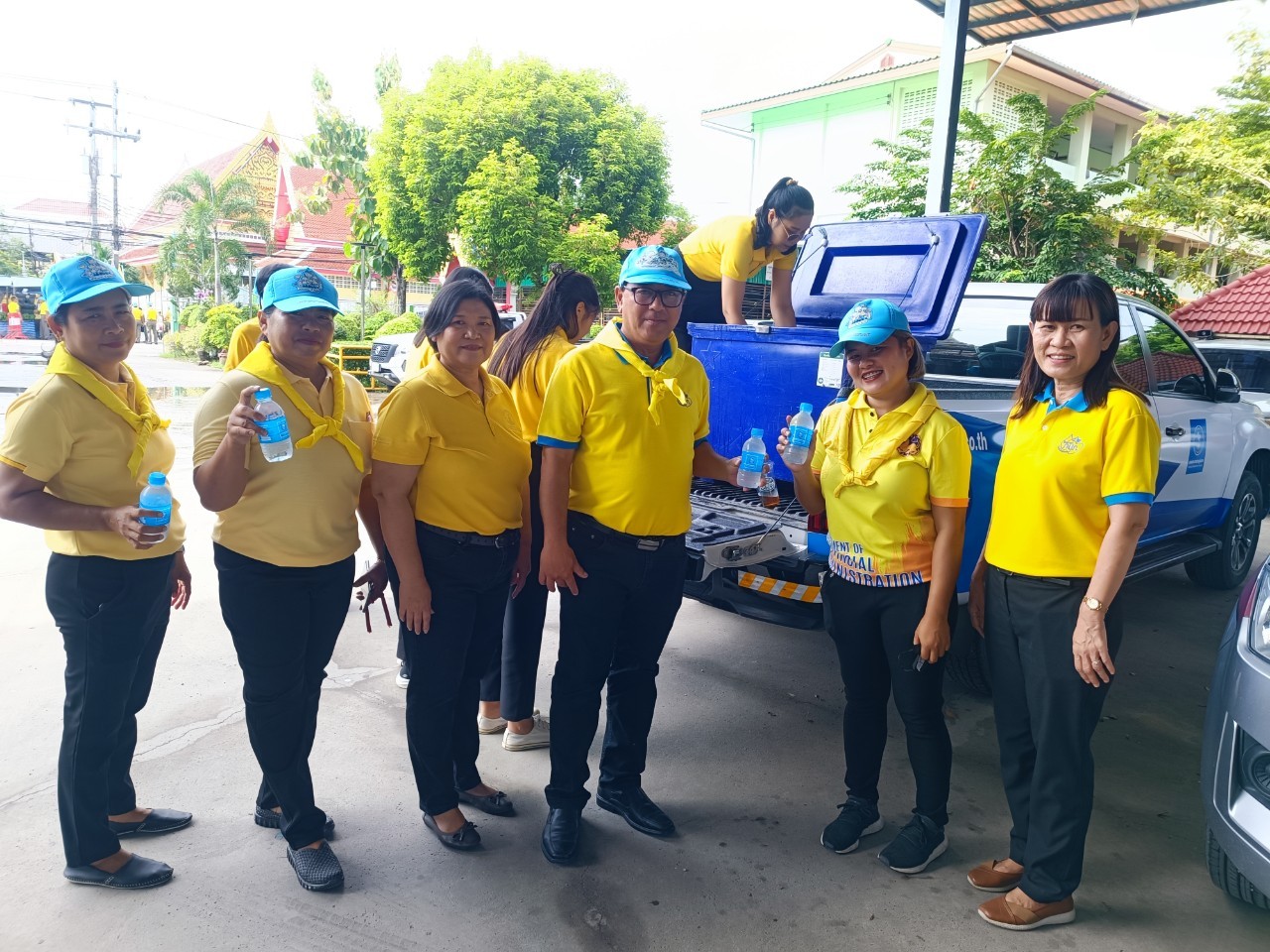 กิจกรรมจิตอาสาโดยสนับสนุนน้ำดื่มบรรจุขวดตราสัญลักษณ์ กปภ.