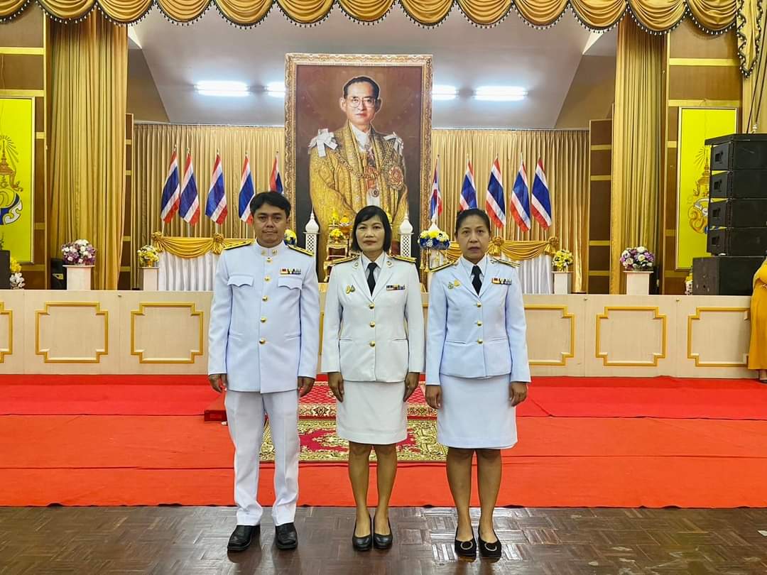 กปภ.สาขาคลองท่อม เข้าร่วมกิจกรรมน้อมรำลึกเนื่องในวันคล้ายวันสวรรคต พระบาทสมเด็จพระบรมชนกาธิเบศร มหาภูมิพลอดุลยเดชมหาราช บรมนาถบพิตร ได้เข้าร่วมพิธีวางพวงมาลา