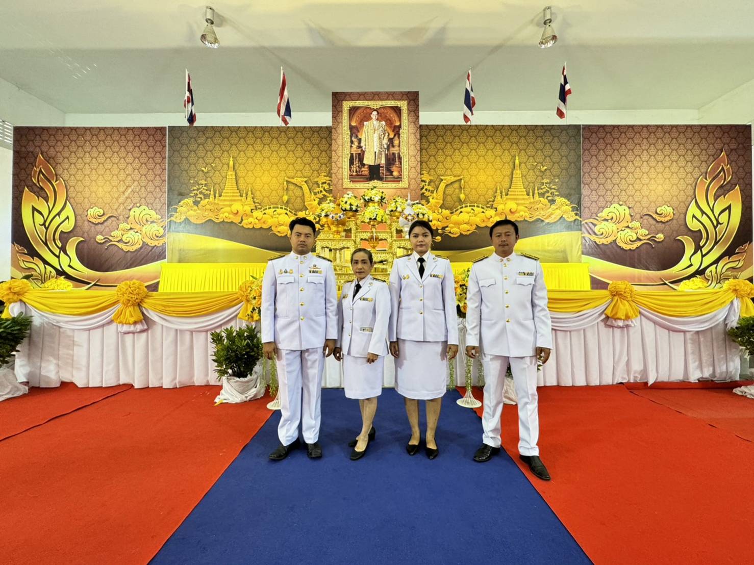 การประปาส่วนภูมิภาคสาขากาญจนดิษฐ์ ร่วมพิธีวางพวงมาลาเพื่อน้อมรำลึก ในพระมหากรุณาธิคุณ พระบาทสมเด็จพระบรมชนกาธิเบศรมหาภูมิพลอดุลยเดชมหาราชบรมนาถบพิตรเนื่องในวัน คล้ายวันสวรรคต