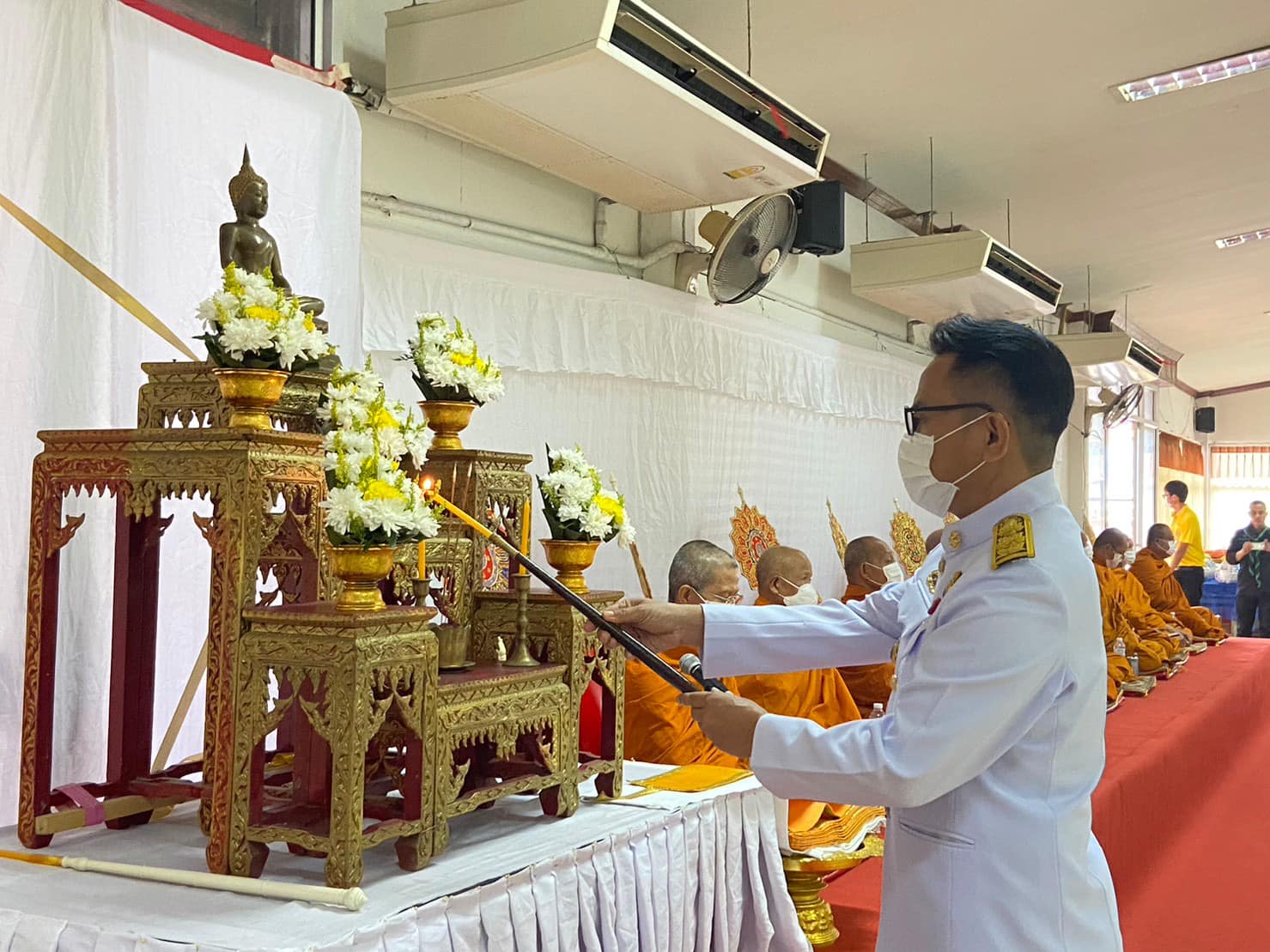 กปภ.สาขาเทิง ร่วมพิธีทำบุญตักบาตรถวายพระราชกุศล และพิธีวางพวงมาลา เนื่องในวันนวมินทรมหาราช