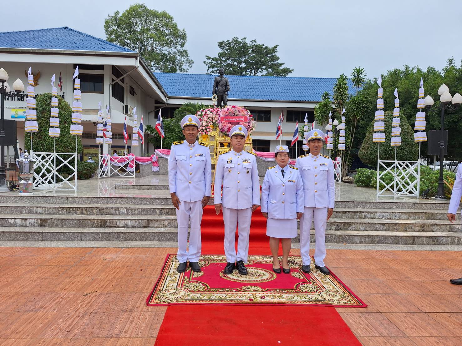 การประปาส่วนภูมิภาคสาขากาญจนดิษฐ์ เข้าร่วมกิจกรรมวางพวงมาลาเพื่อน้อมรำลึกในพระมหากรุณาธิคุณเนื่องในวันคล้ายวันสวรรคต พระบาทสมเด็จพระจุลจอมเกล้าเจ้าอยู่หัว 23 ตุลาคม 2566