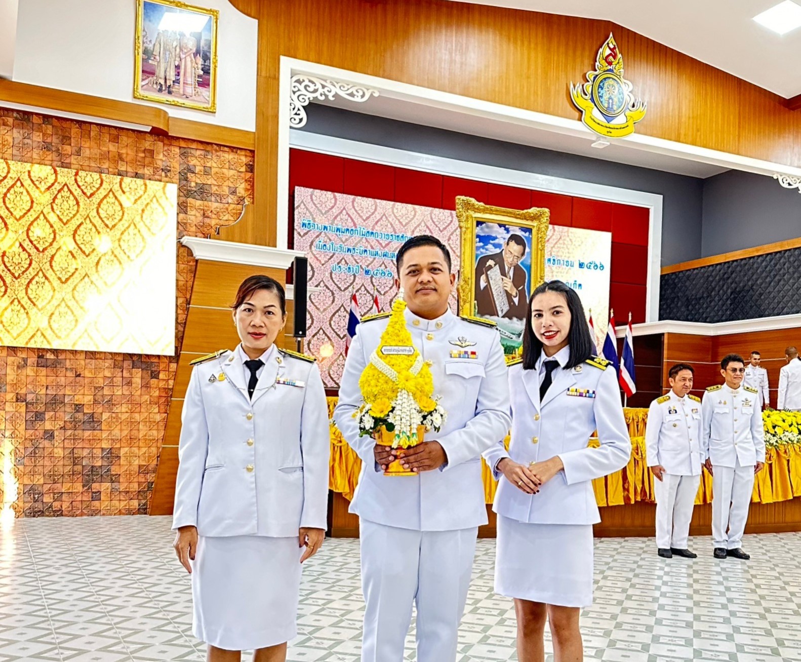 กปภ.สาขาภูเก็ต เข้าร่วมพิธีวางพานพุ่มดอกไม้สดถวายราชสักการะ น้อมรำลึกในพระมหากรุณาธิคุณพระบาทสมเด็จพระบรมชนกาธิเบศร มหาภูมิพลอดุลยเดชมหาราช บรมนาถบพิตร เนื่องใน วันพระบิดาแห่งฝนหลวง ประจำปี 2566