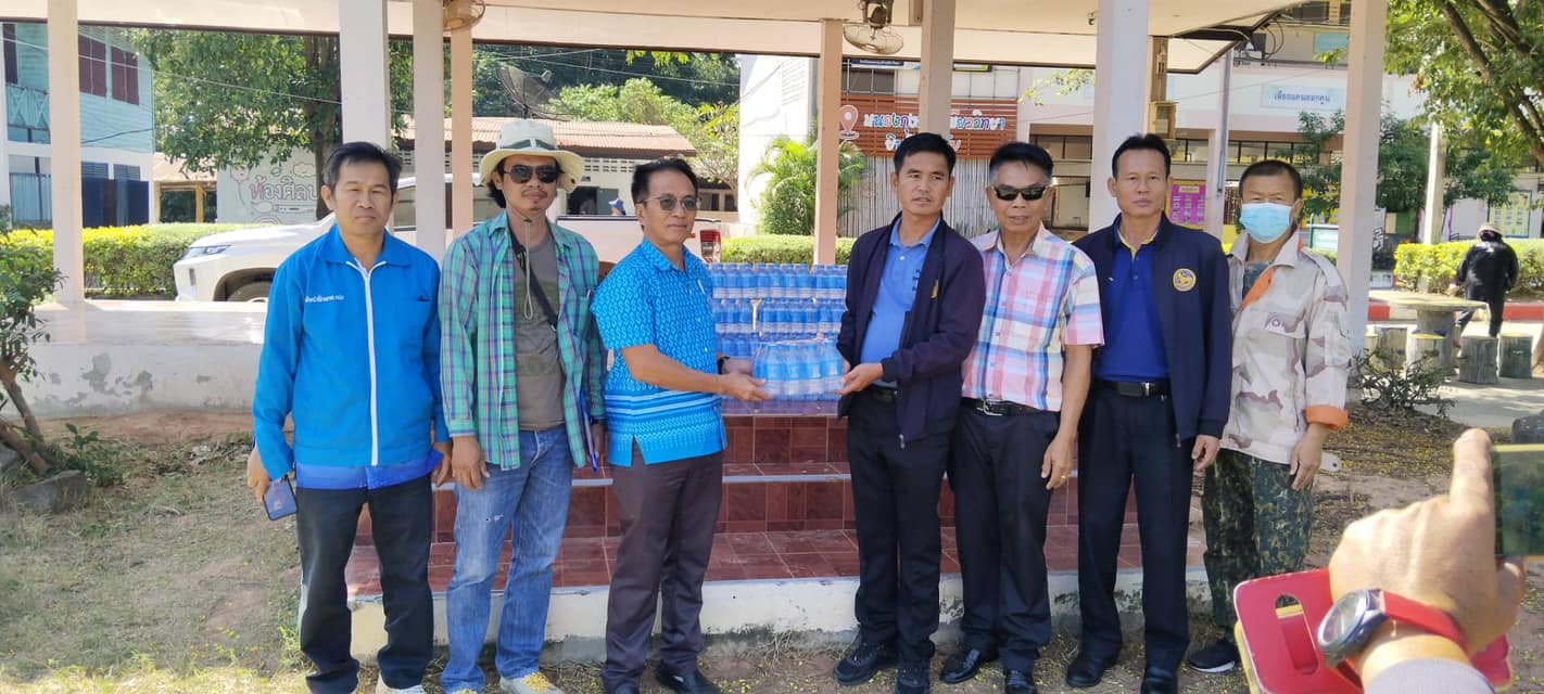 การประปาส่วนภูมิภาคสาขาบ้านไผ่ สนับสนุนน้ำดื่มบรรจุขวดตราสัญลักษณ์ กปภ. ให้แก่ แพทย์อาสาสมเด็จพระศรีนครินทราบรมราชชนนี (พอ.สว.)