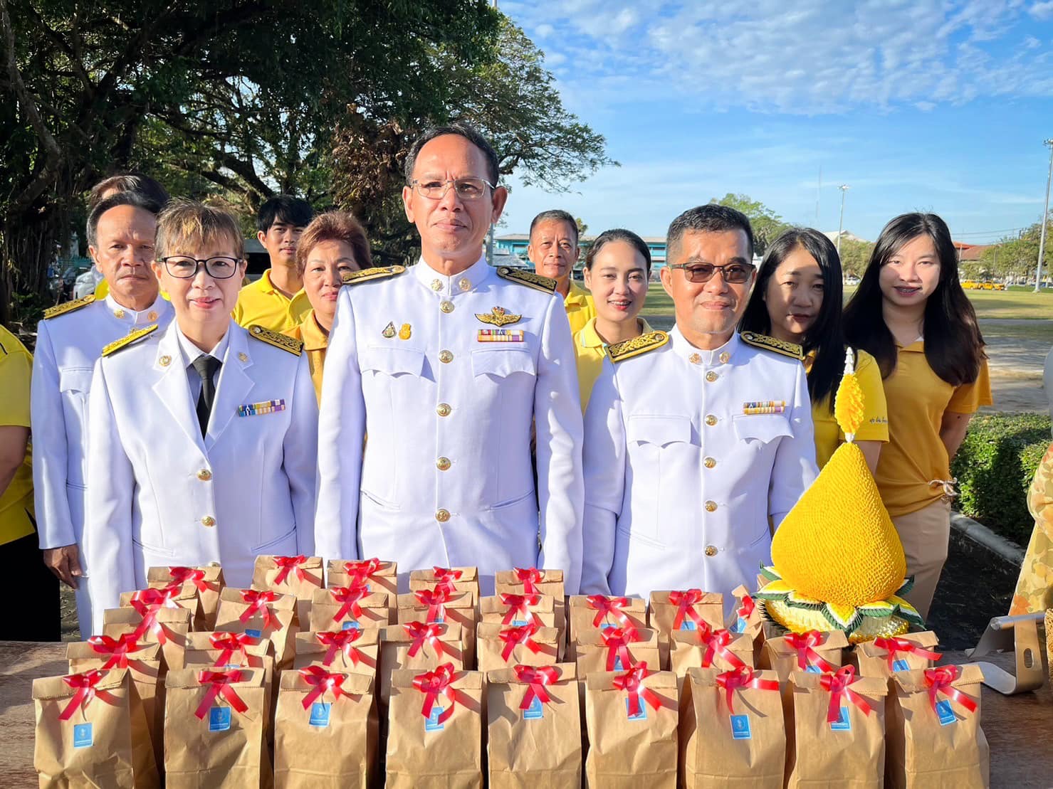 กปภ.สาขาตราดเข้าร่วมกิจกรรมเนื่องในวันคล้ายวันพระบรมราชสมภพพระบาทสมเด็จพระบรมชนกาธิเบศร มหาภูมิพลอดุลยเดชมหาราช บรมนาถบพิตร วันชาติ และวันพ่อแห่งชาติ วันที่ 5 ธันวาคม 2566