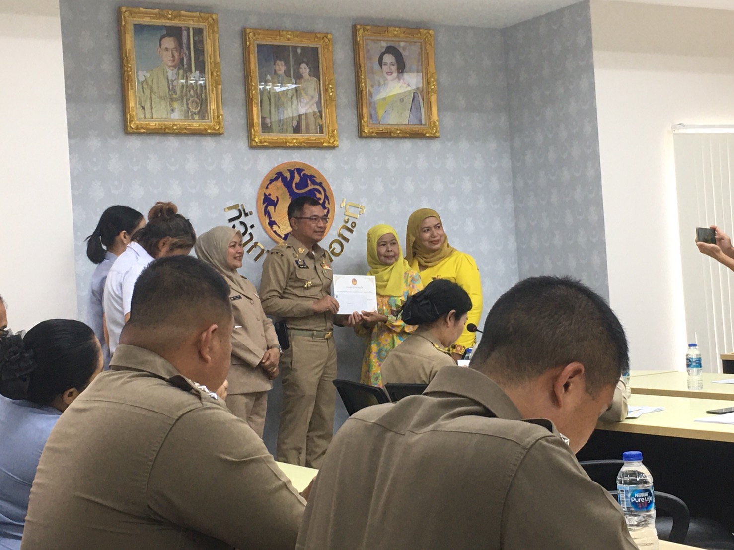 กปภ.สาขาภูเก็ต เข้าร่วมประชุมเชิงบูรณาการหัวหน้าส่วนราชการ หัวหน้าหน่วยงานรัฐวิสาหกิจ ผู้บริหารองค์กรปกครองส่วนท้องถิ่น สมาชิกสภาองค์การบริหารส่วนจังหวัดภูเก็ต เขต 1 เขต 2 เขต 3 อำเภอกะทู้, ปลัดอำเภอกะทู้, หน่วยงานที่เกี่ยวข้อง, กำนัน ผู้ใหญ่บ้าน ฯลฯ และคณะกรรมการบริหารงานอำเภอกะทู้ (ก.บ.อ.กะทู้) ครั้งที่ 10/2566
