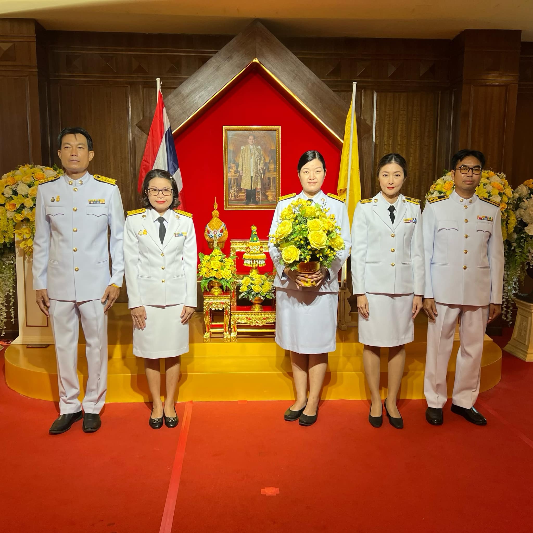 กปภ.สาขาขอนแก่น (พ.) ร่วมพิธีทำบุญตักบาตร และพิธีวางพานพุ่มหน้าพระบรมฉายาลักษณ์ พระบาทสมเด็จพระบรมชนกาธิเบศร มหาภูมิพลอดุลยเดชมหาราช บรมนาถบพิตร เนื่องในวันชาติ-วันพ่อแห่งชาติ ปี 2566