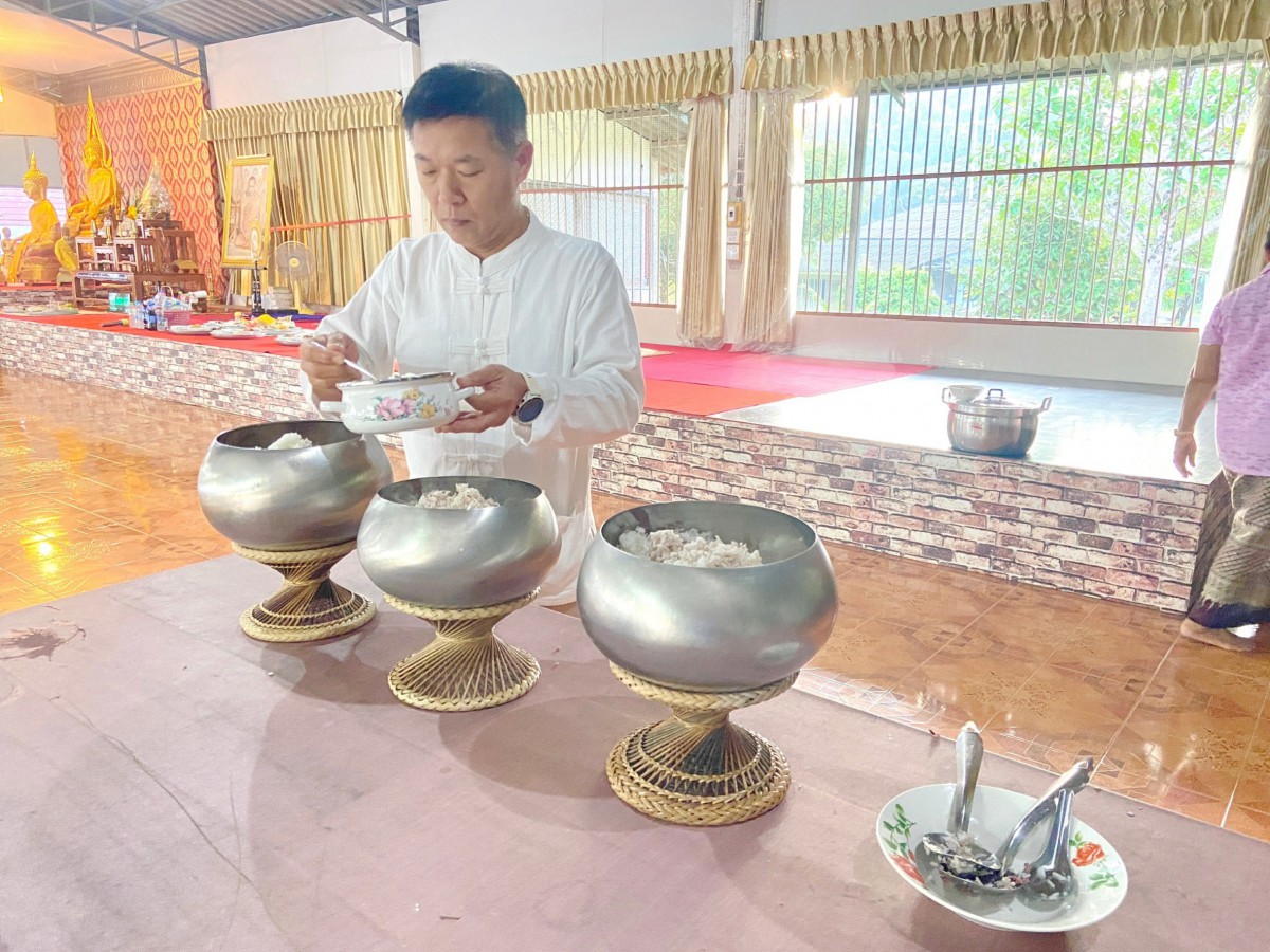 กปภ.สาขาขลุง เข้าร่วมกิจกรรมเข้าวัดทำบุญวันธรรมสวนะ (วันพระ) ณ วัดดอนอุดม ตำบลบ่อ อำเภอขลุง จังหวัดจันทบุรี