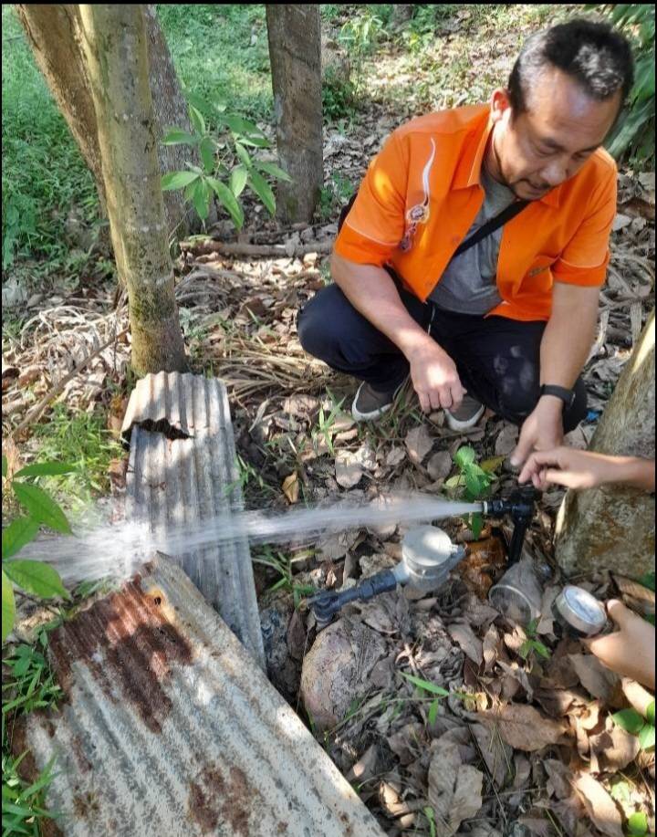การประปาส่วนภูมิภาคสาขากาญจนดิษฐ์ ตรวจวัดแรงดันน้ำที่เหมาะสมตามมาตรฐานการให้บริการของ กปภ. ประจำเดือน ธันวาคม 2566 ในเขตพื้นที่บริการของ กปภ.สาขากาญจนดิษฐ์